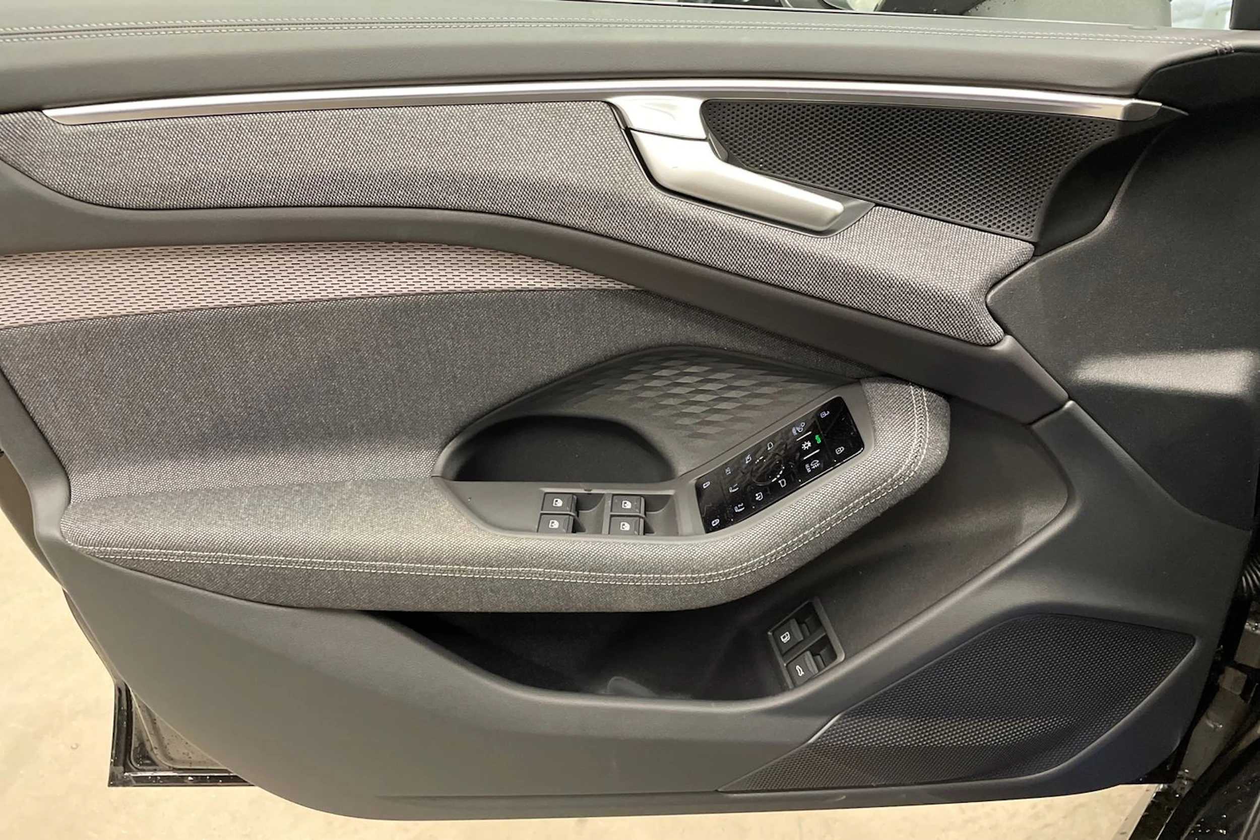 musta Audi A6 2026 kuva 15.