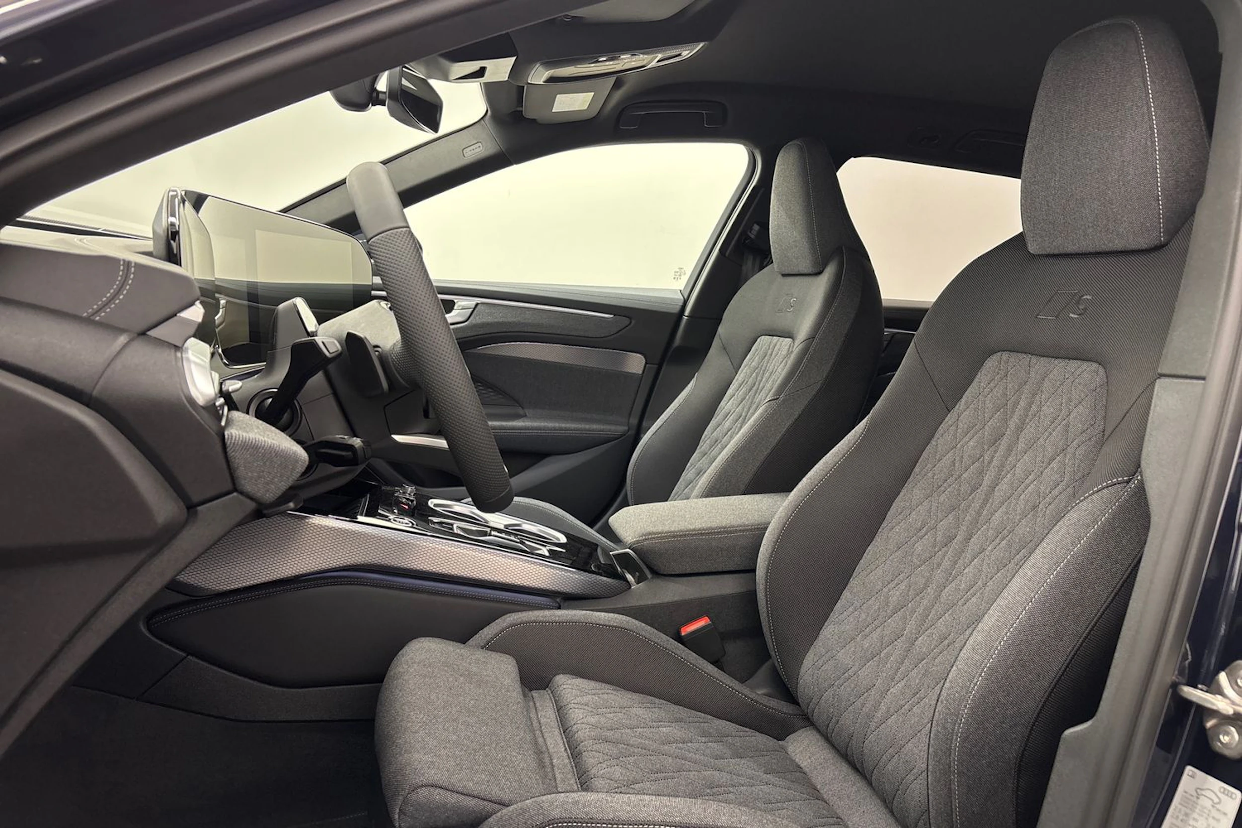 met. sininen Audi A6 2026 kuva 11.
