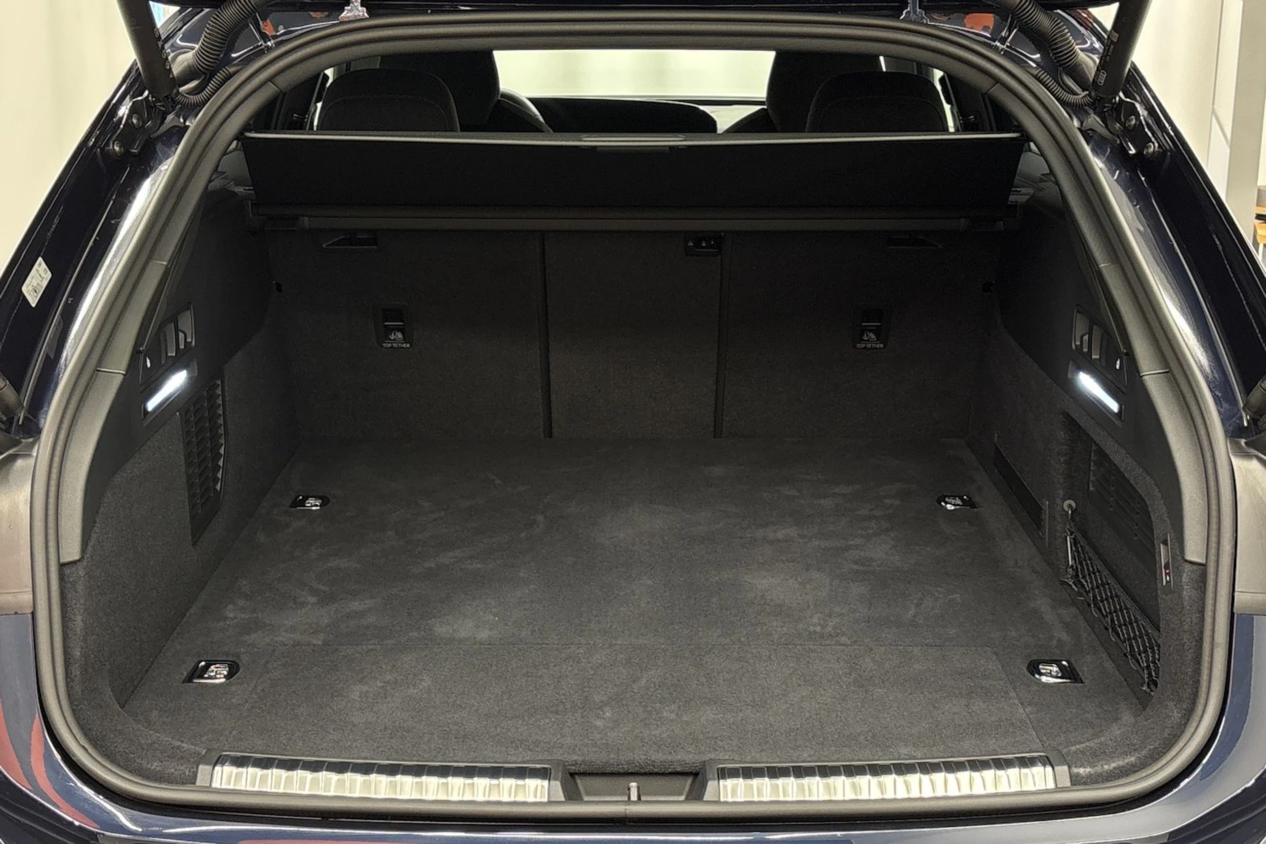 met. sininen Audi A6 2026 kuva 29.