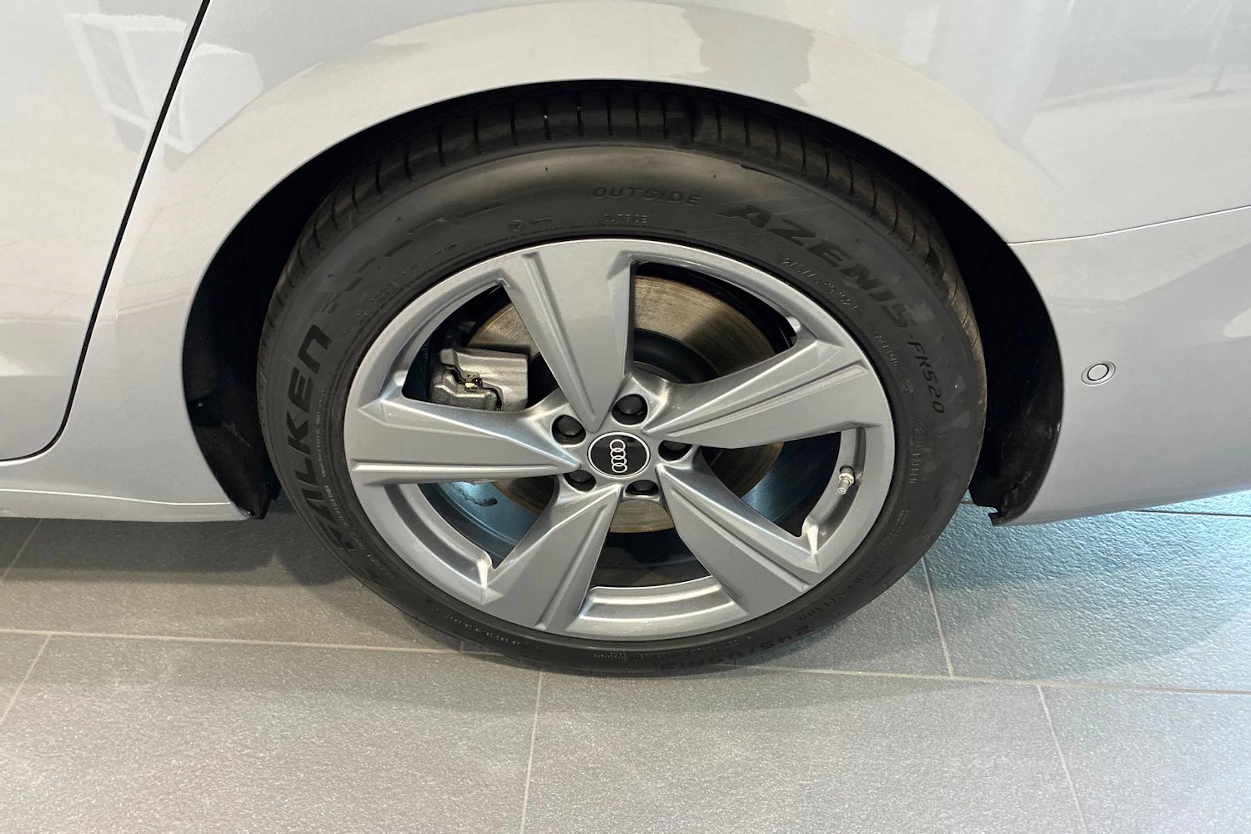 harmaa Audi A6 2026 kuva 10.