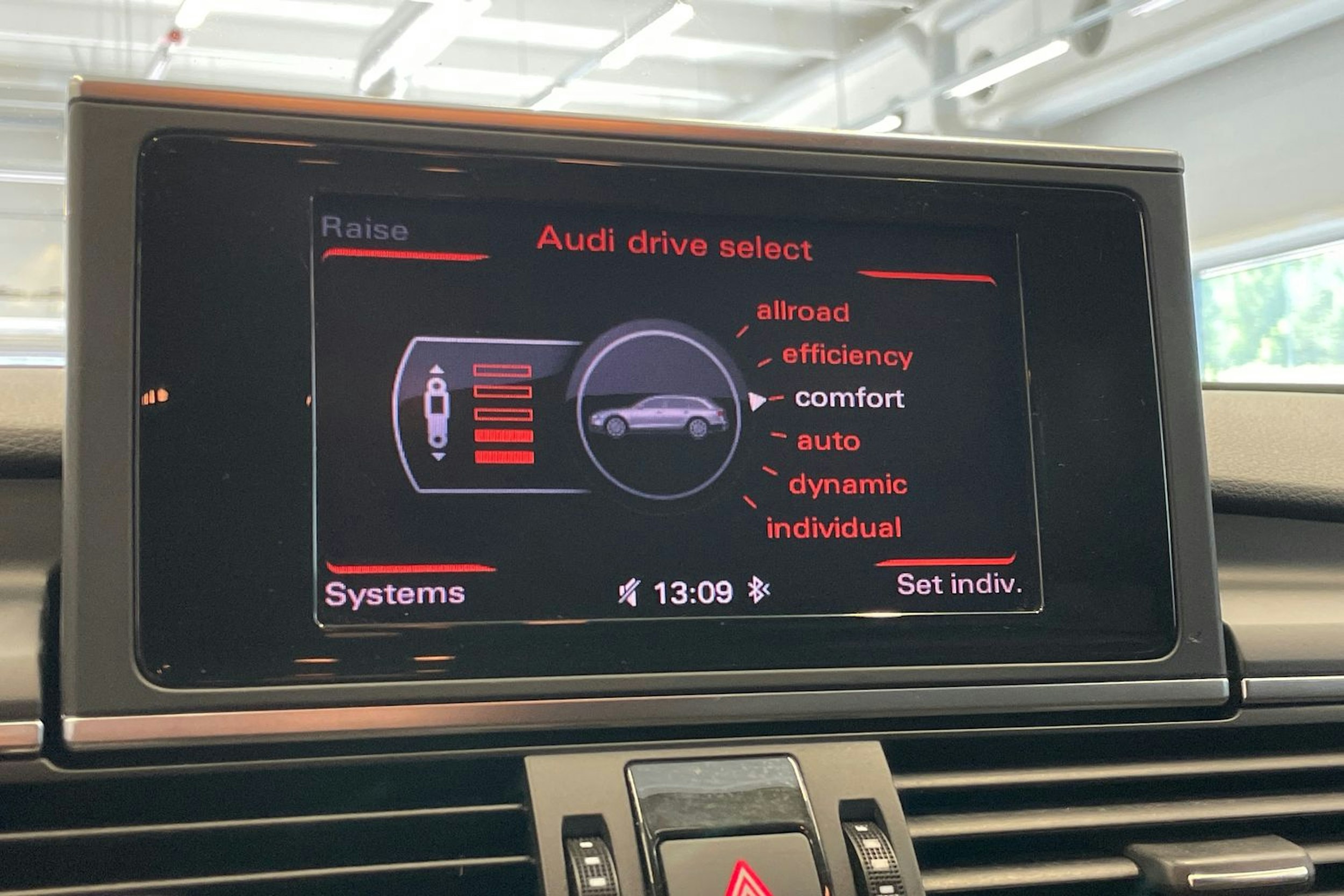 ruskea (beige) Audi A6 allroad quattro 2013 kuva 16.