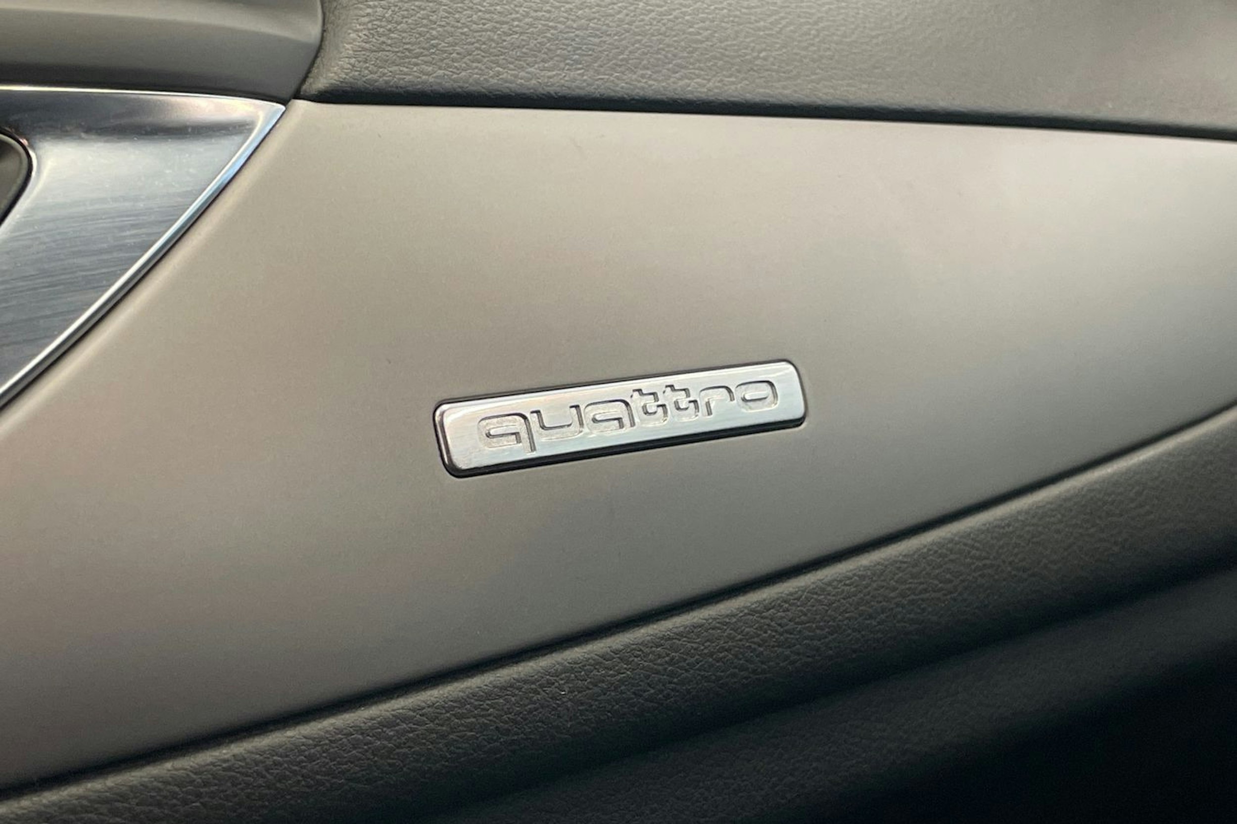 ruskea (beige) Audi A6 allroad quattro 2013 kuva 18.