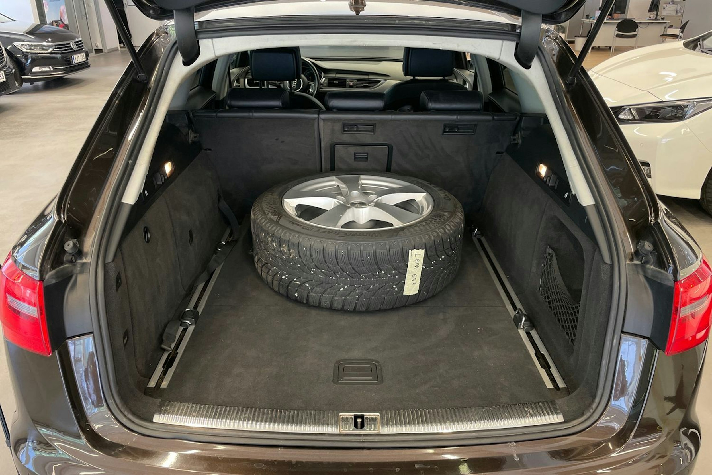 ruskea (beige) Audi A6 allroad quattro 2013 kuva 27.