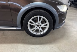 ruskea (beige) Audi A6 allroad quattro 2013 kuva 9.