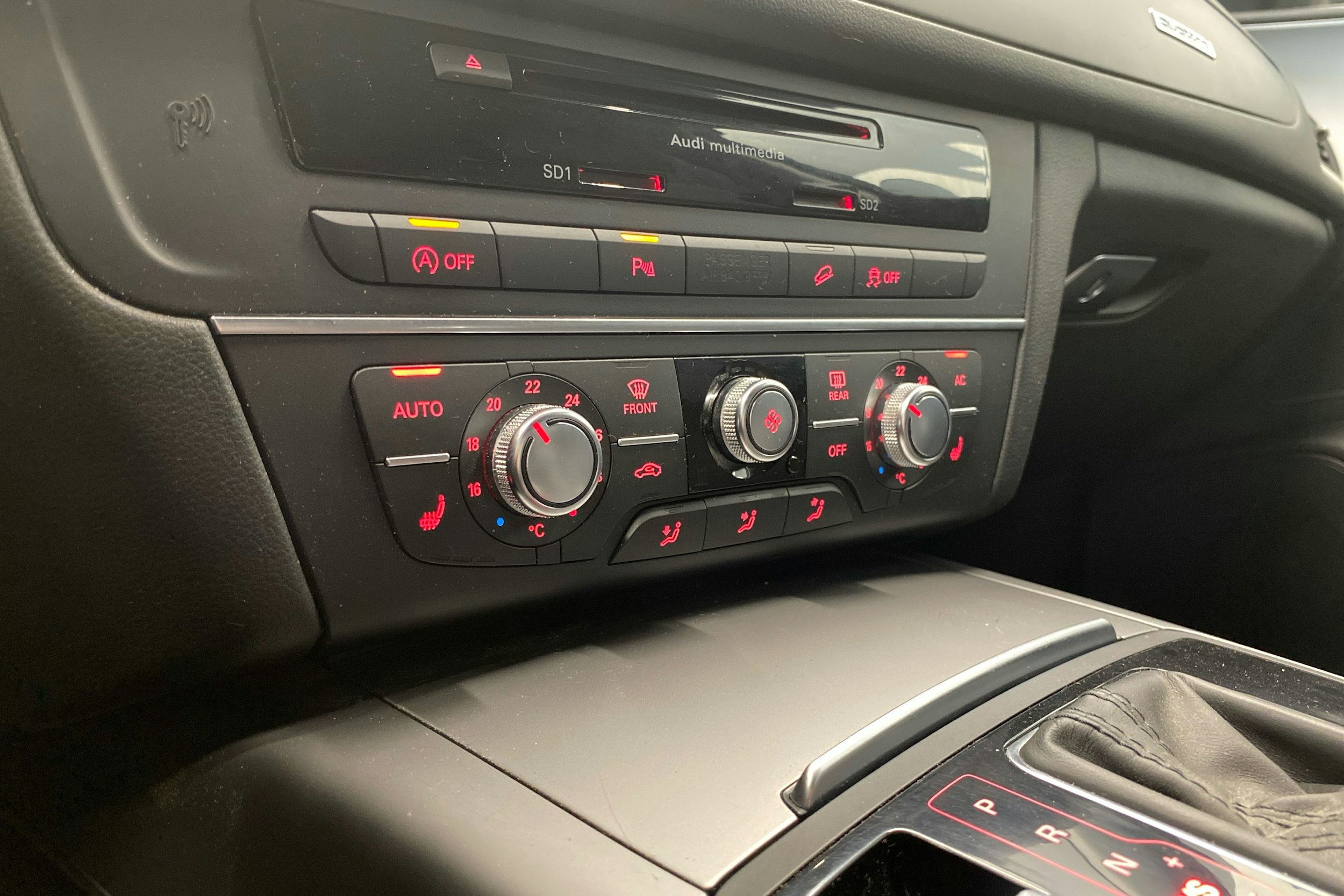 ruskea (beige) Audi A6 allroad quattro 2013 kuva 16.