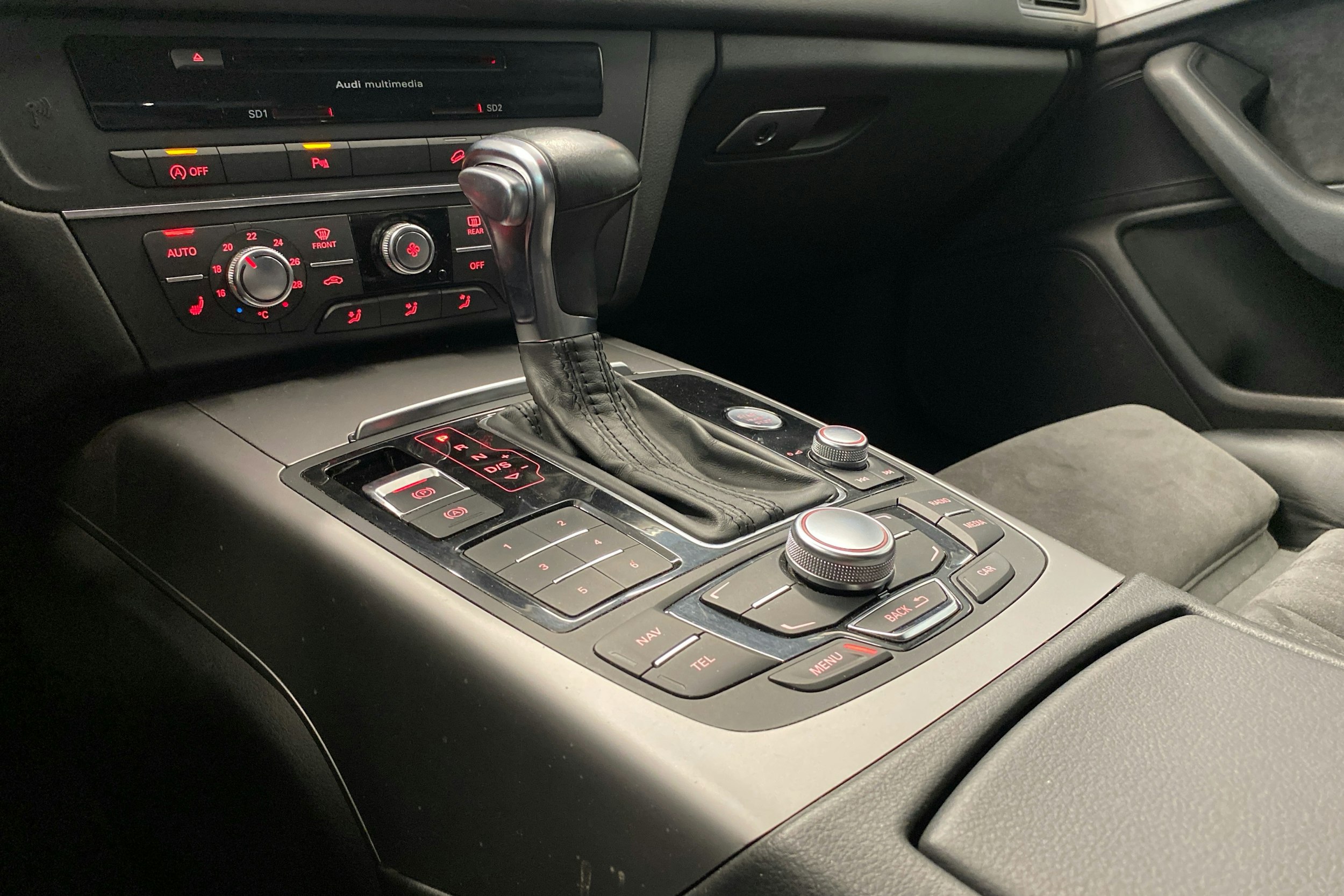 ruskea (beige) Audi A6 allroad quattro 2013 kuva 17.