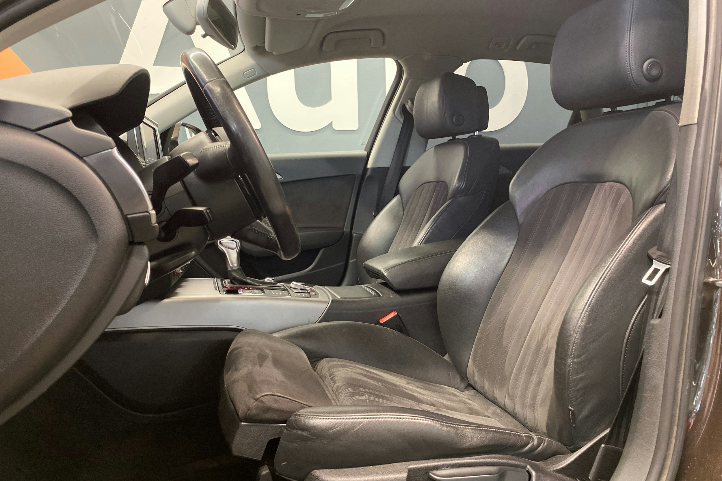 ruskea (beige) Audi A6 allroad quattro 2013 kuva 18.