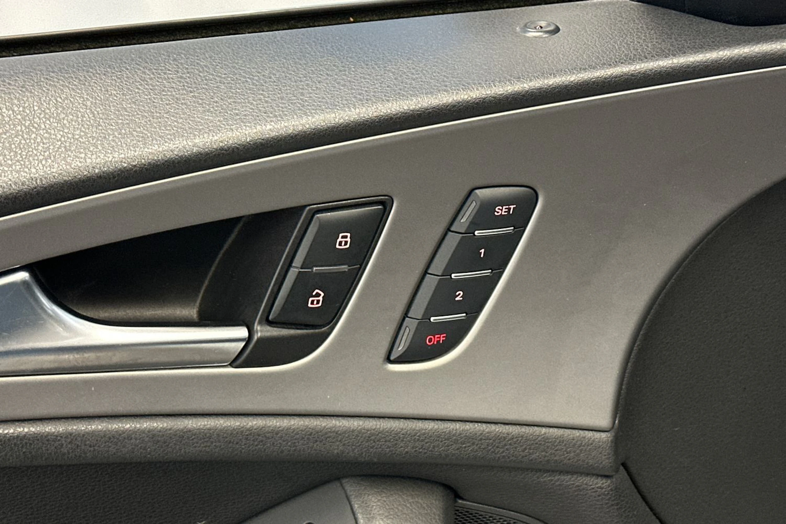 harmaa Audi A6 allroad quattro 2013 kuva 17.