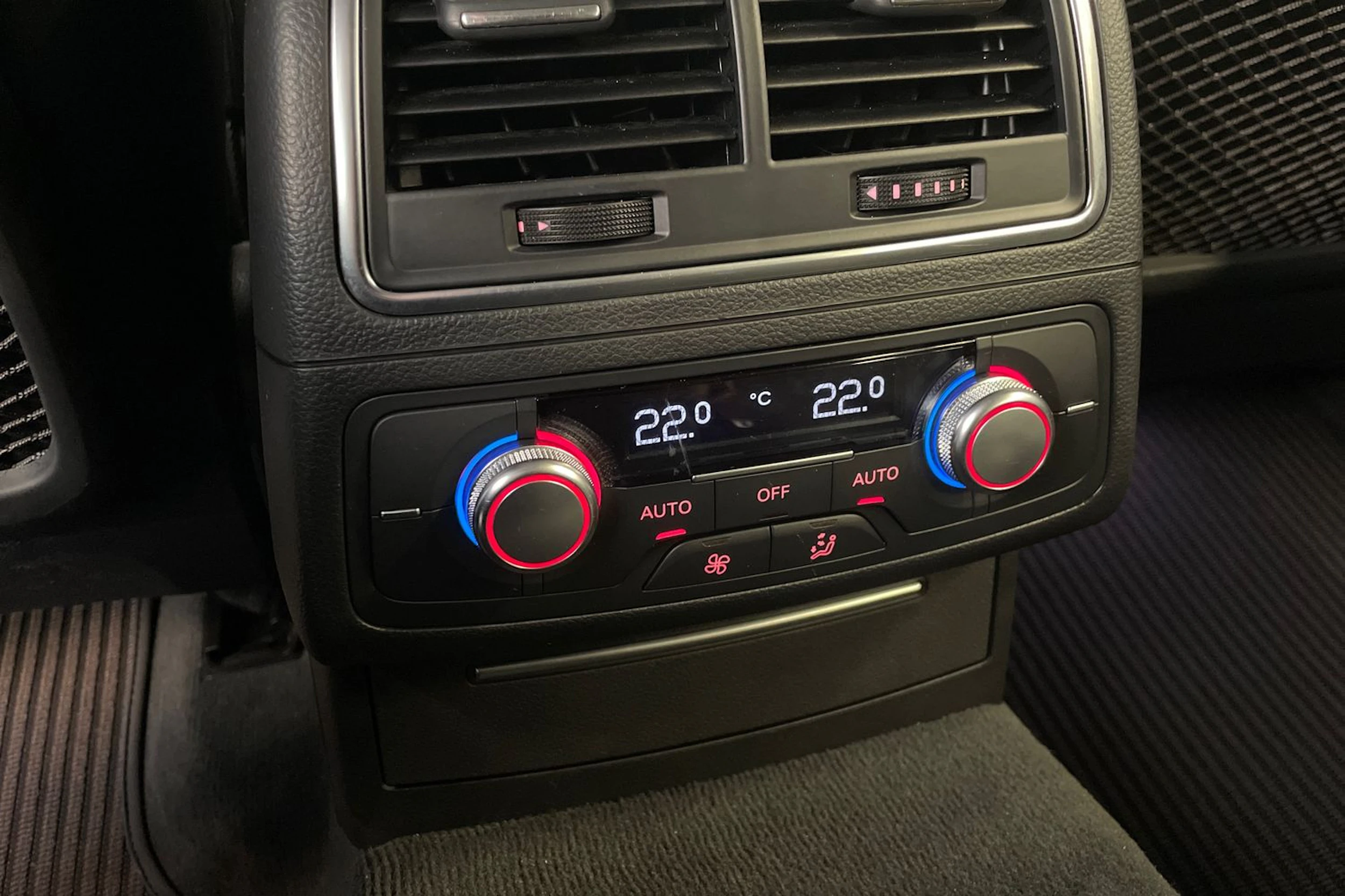 Ruskea (beige) Audi A6 ALLROAD QUATTRO 2014 kuva 18.