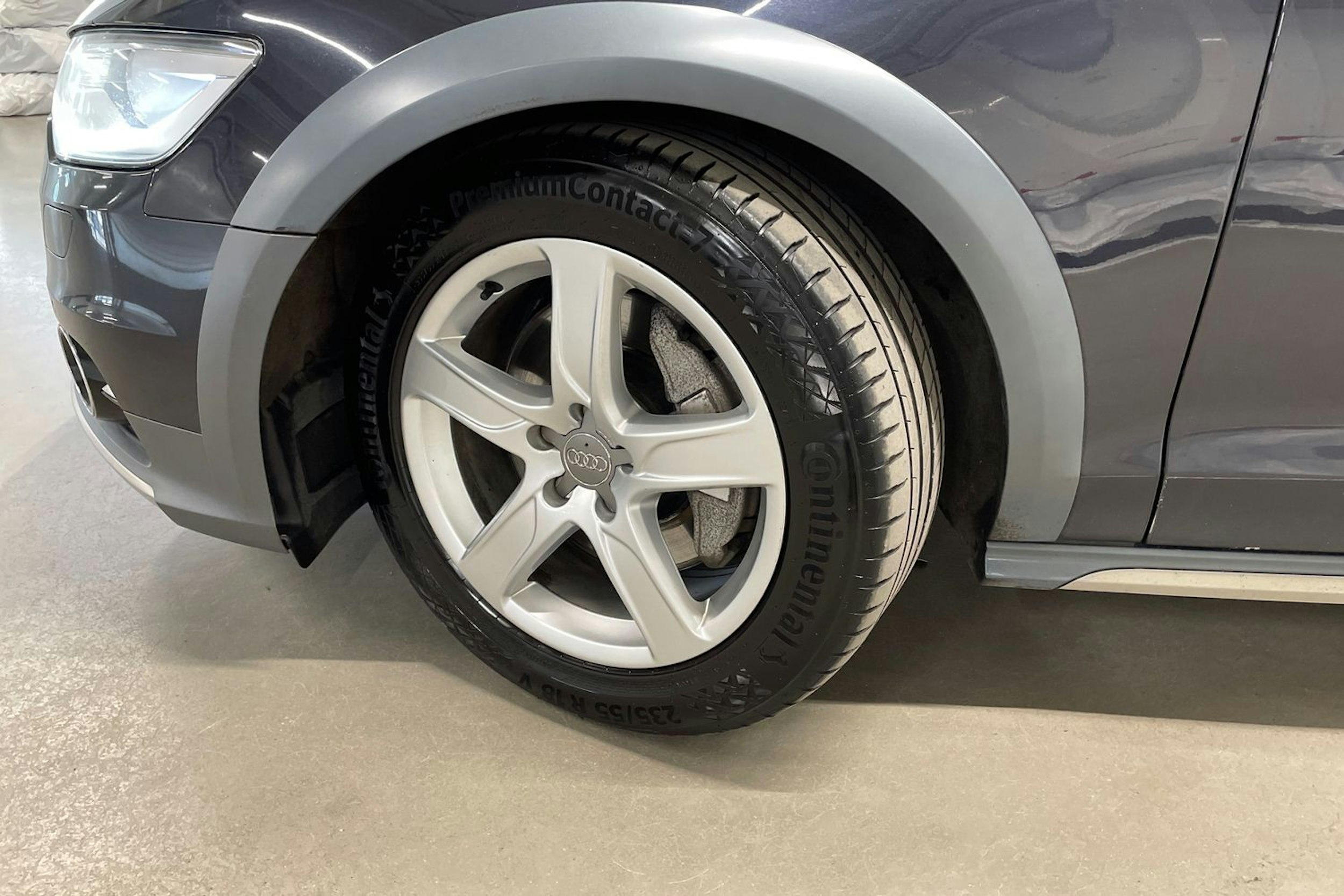 Sininen Audi A6 ALLROAD QUATTRO 2014 kuva 13.