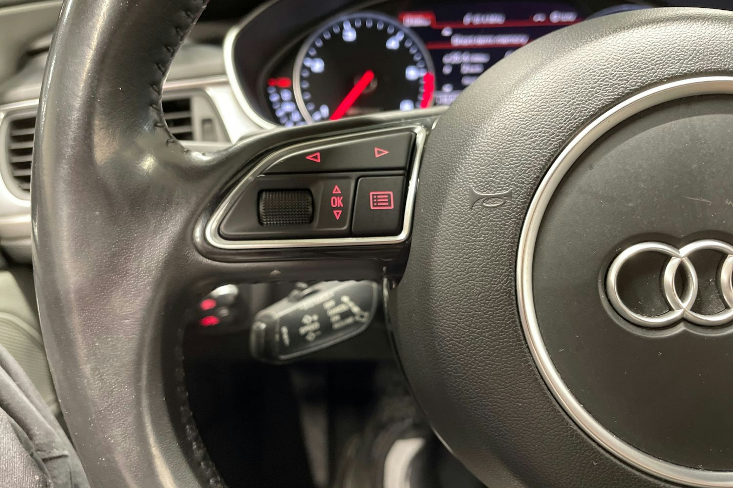 Sininen Audi A6 ALLROAD QUATTRO 2014 kuva 29.