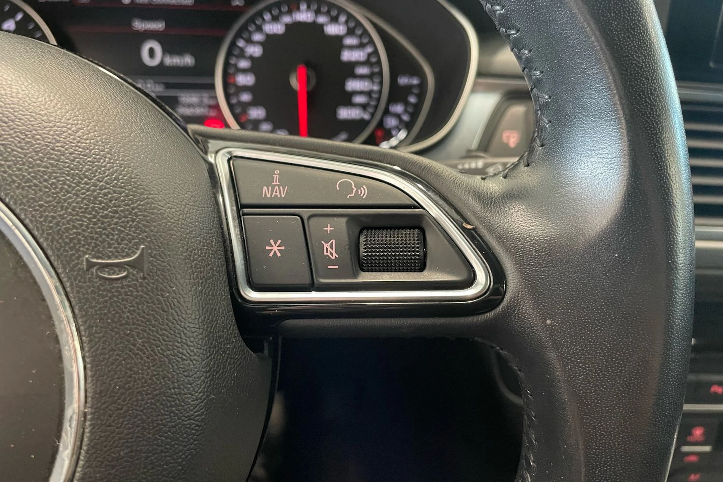 valkoinen Audi A6 allroad quattro 2014 kuva 15.