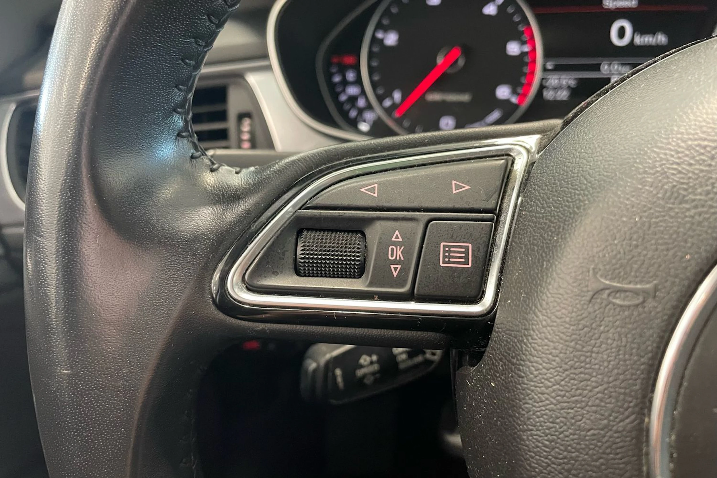 valkoinen Audi A6 allroad quattro 2014 kuva 16.