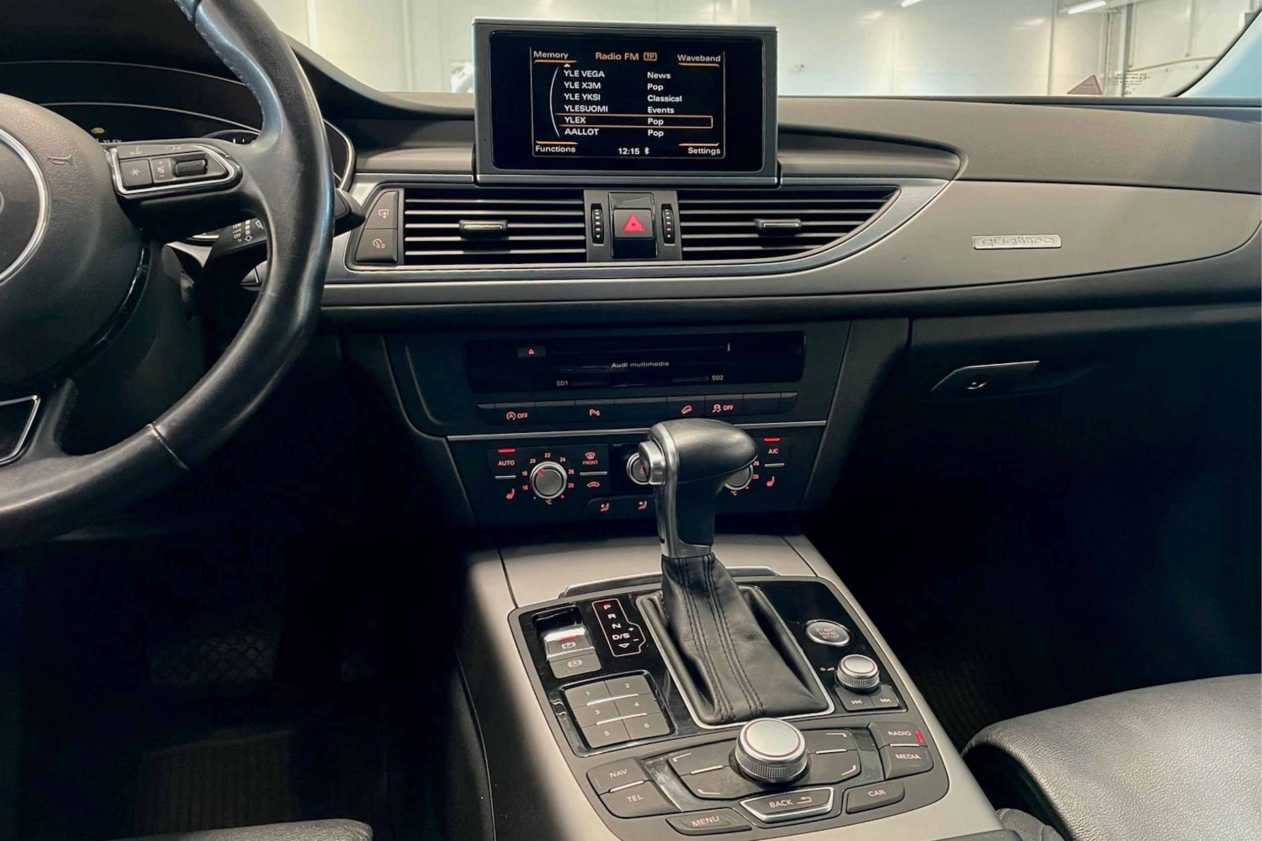 valkoinen Audi A6 allroad quattro 2014 kuva 19.
