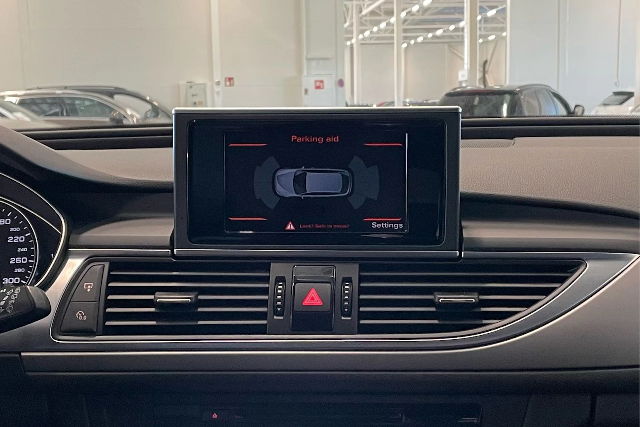 valkoinen Audi A6 allroad quattro 2014 kuva 26.