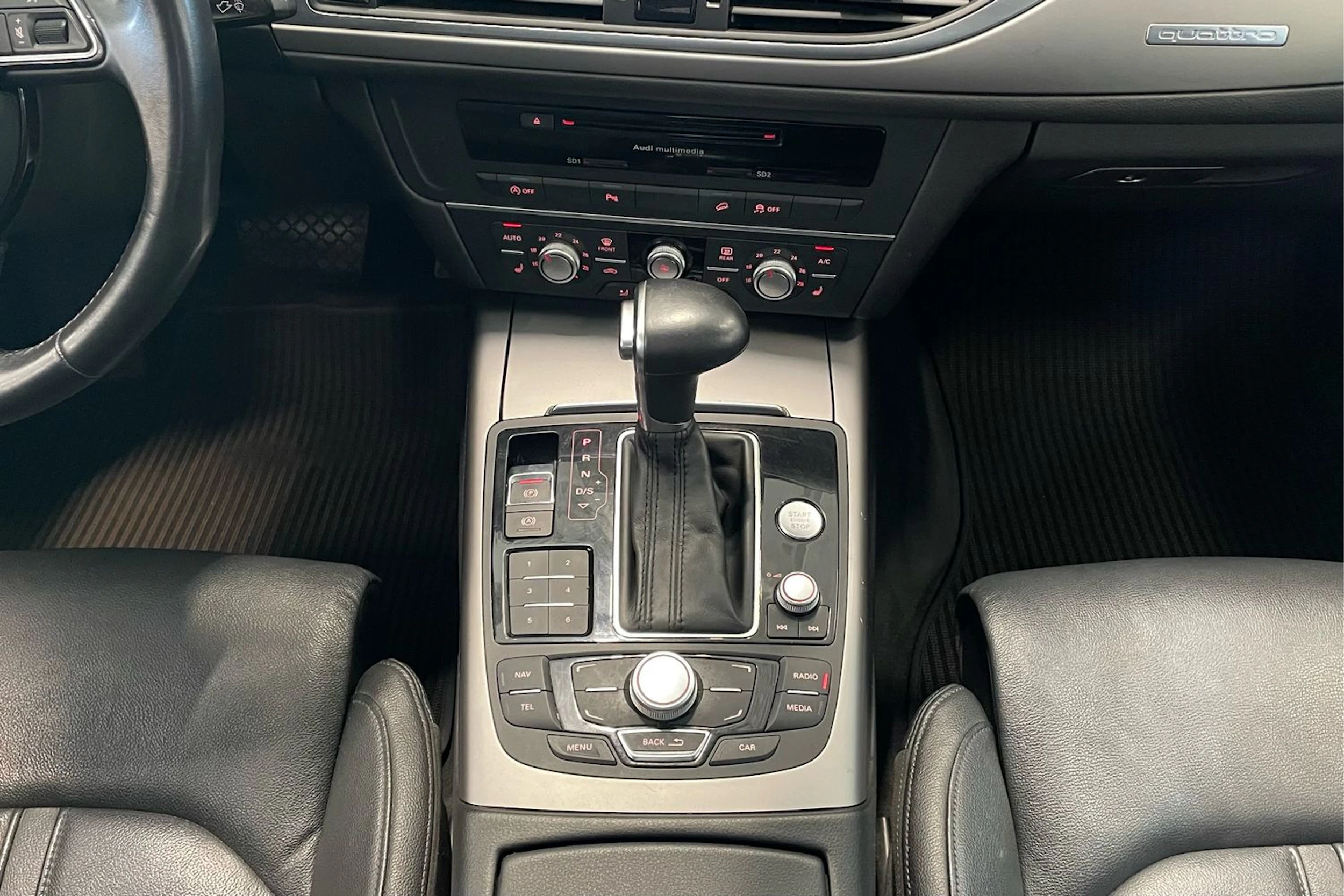 valkoinen Audi A6 allroad quattro 2014 kuva 27.