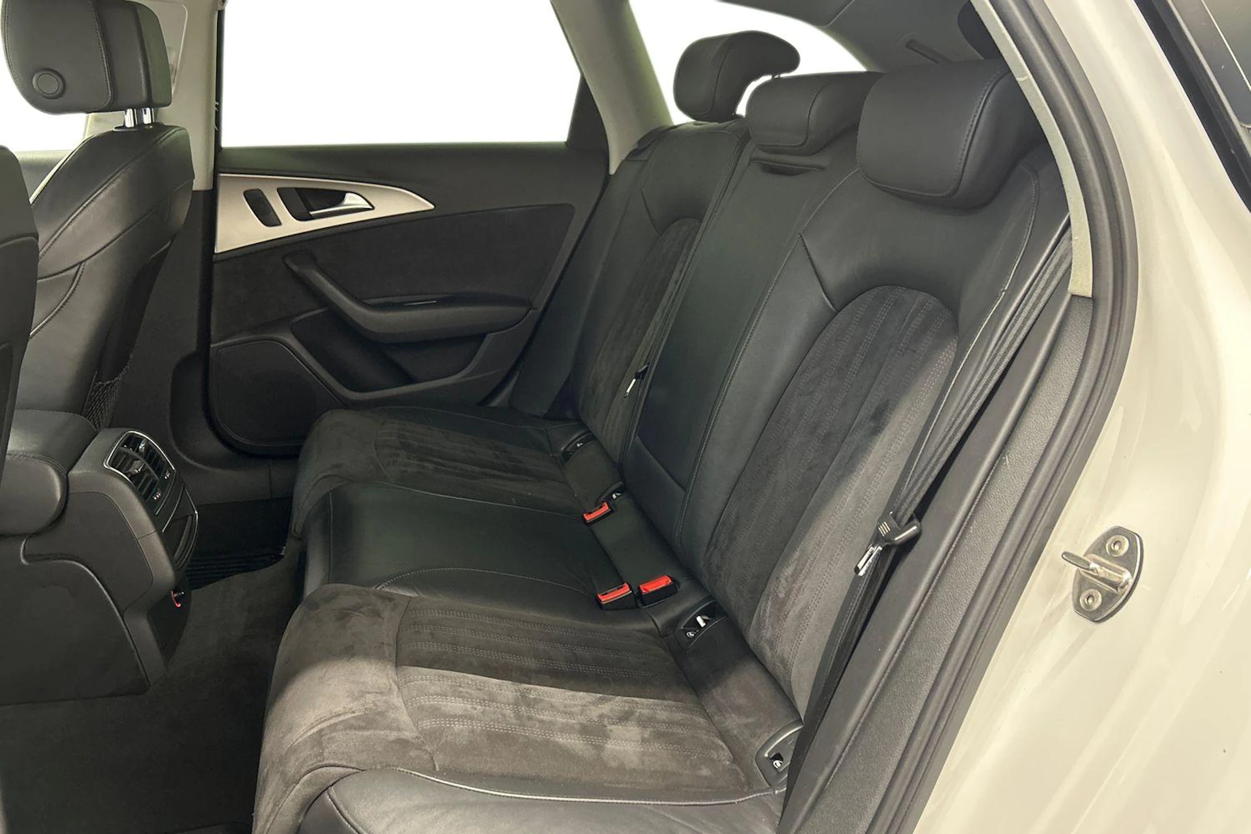 valkoinen Audi A6 allroad quattro 2015 kuva 8.
