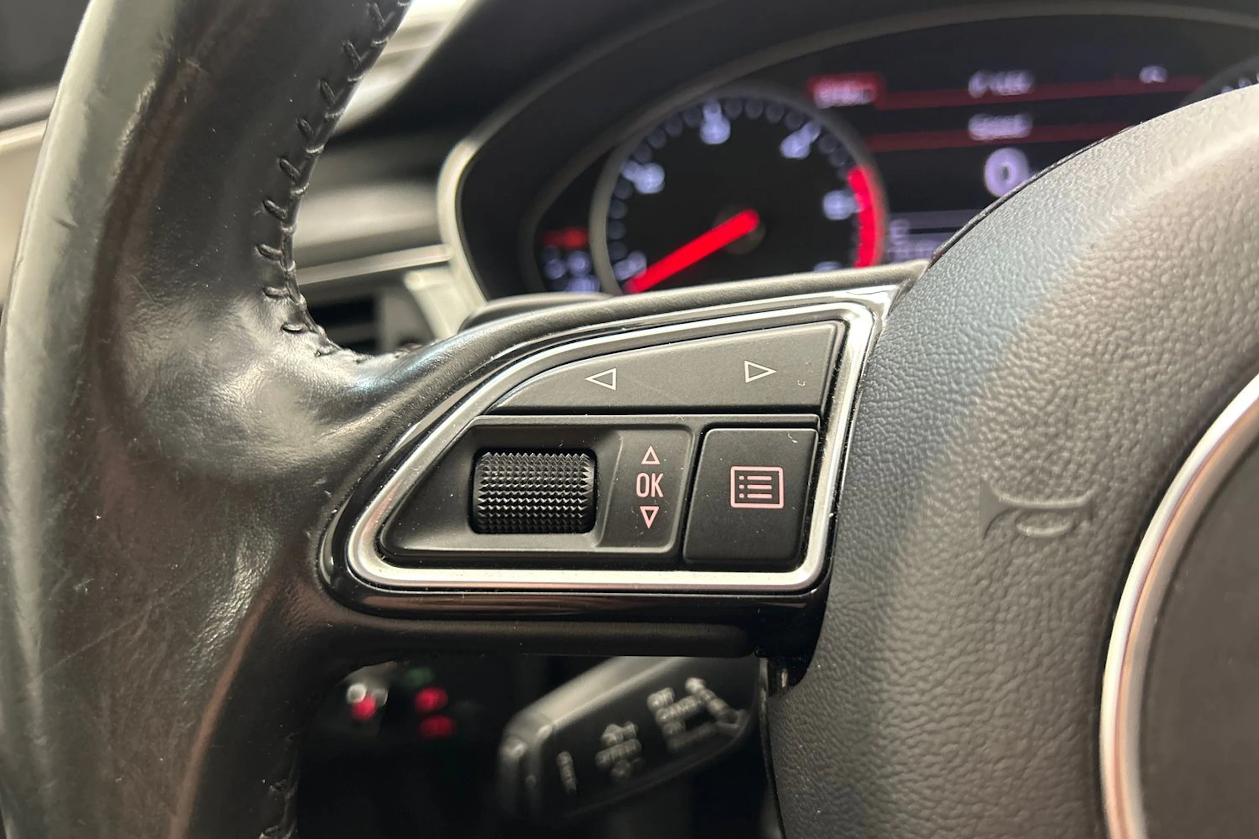 valkoinen Audi A6 allroad quattro 2015 kuva 18.