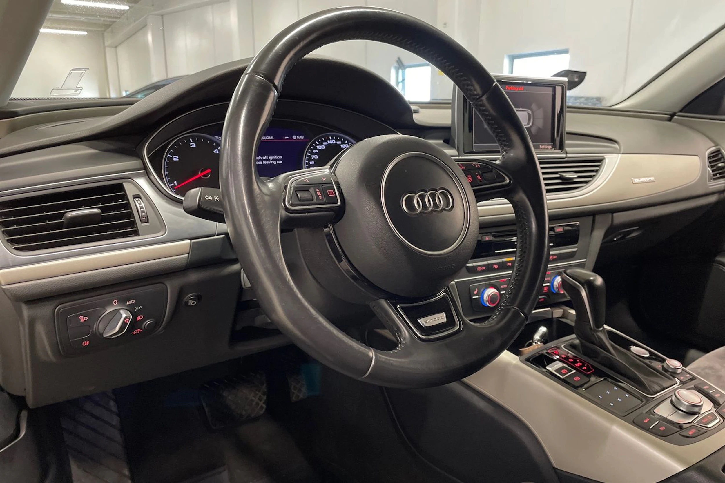 harmaa Audi A6 allroad quattro 2015 kuva 27.