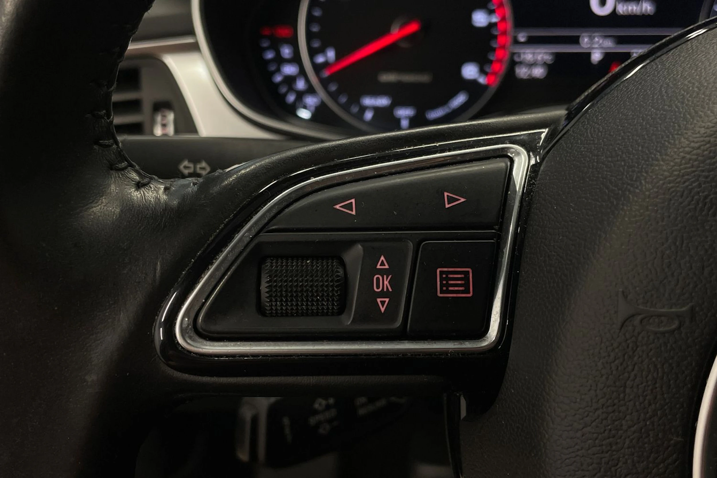 Musta Audi A6 ALLROAD QUATTRO 2015 kuva 15.