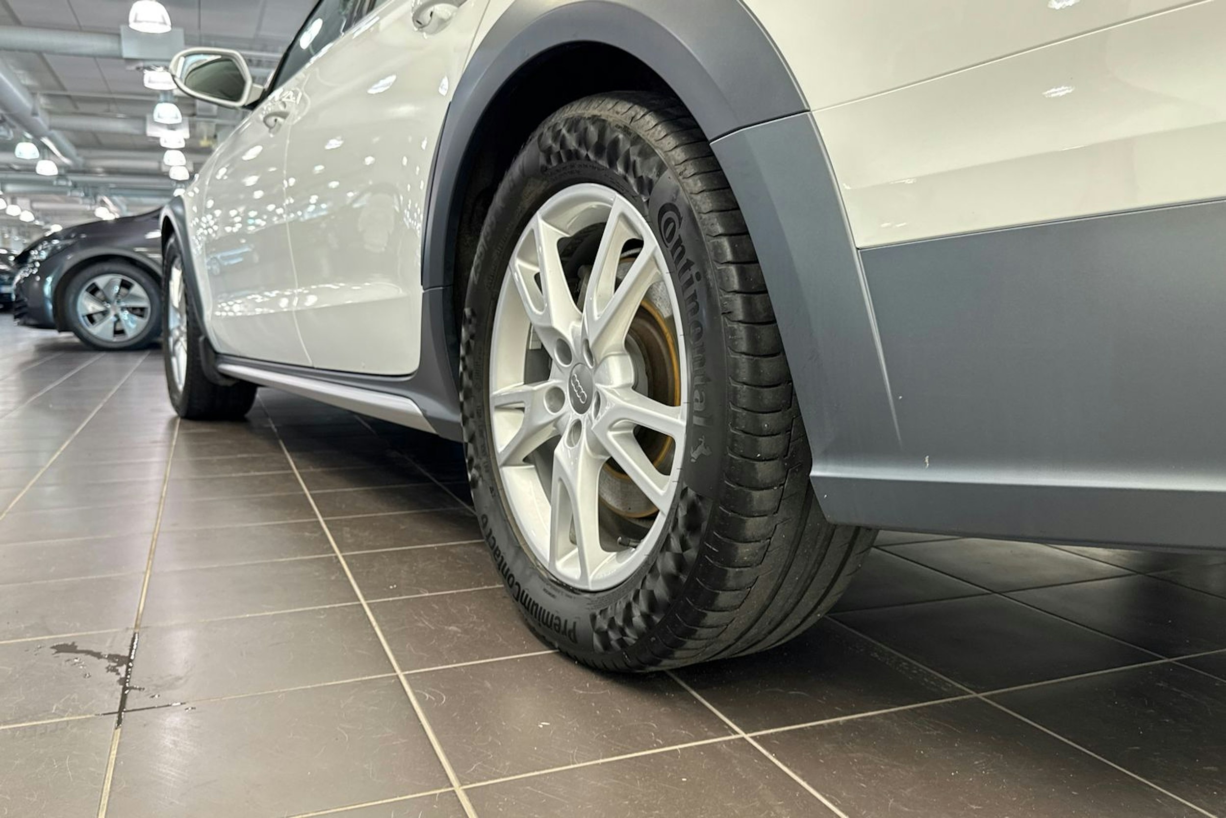 valkoinen Audi A6 allroad quattro 2016 kuva 13.