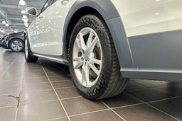 valkoinen Audi A6 allroad quattro 2016 kuva 13.