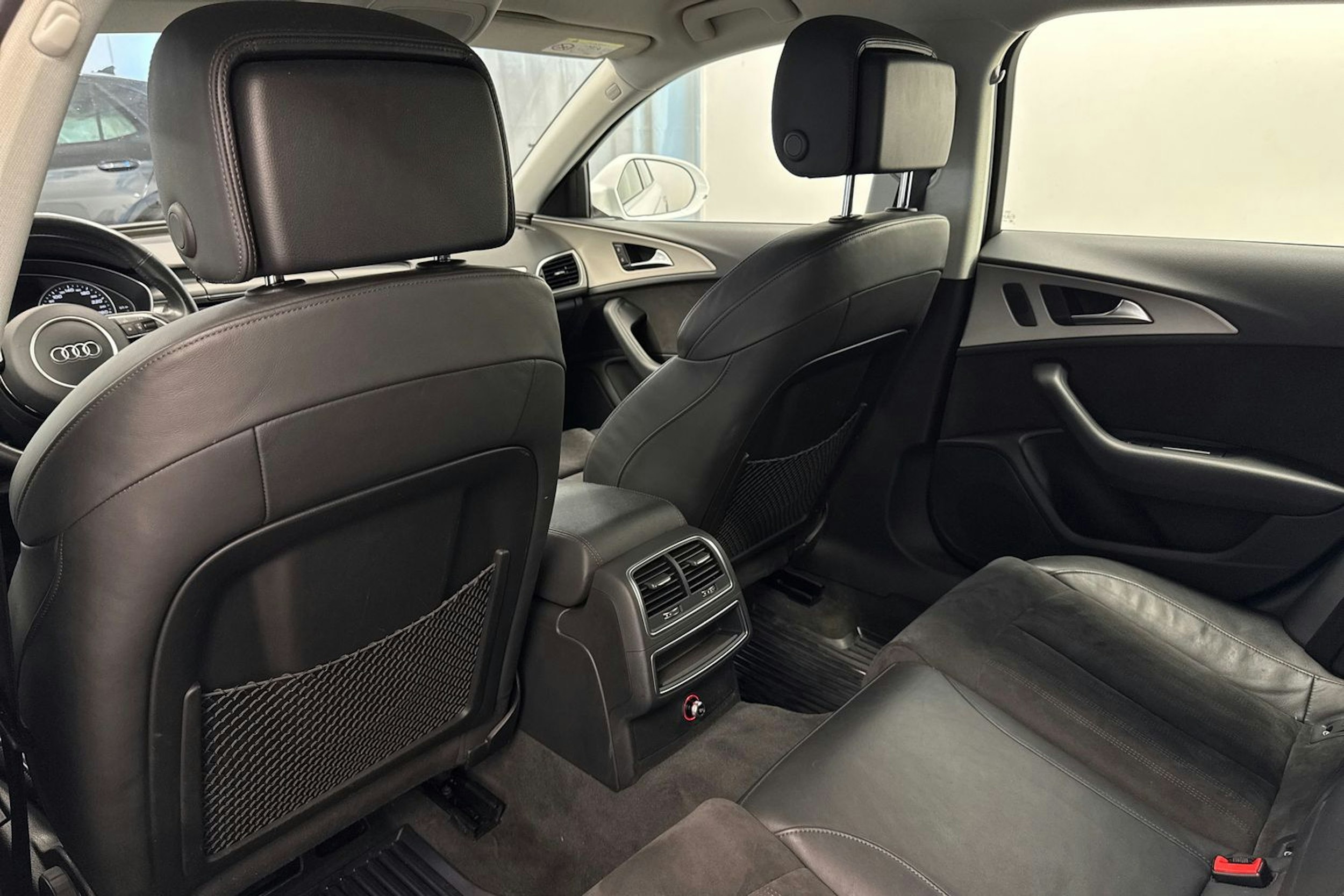 valkoinen Audi A6 allroad quattro 2016 kuva 14.