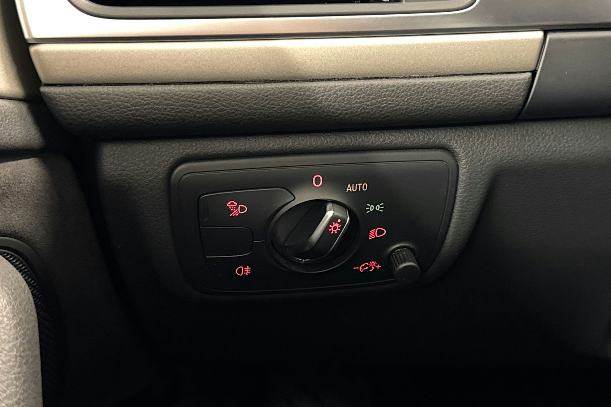 valkoinen Audi A6 allroad quattro 2016 kuva 23.