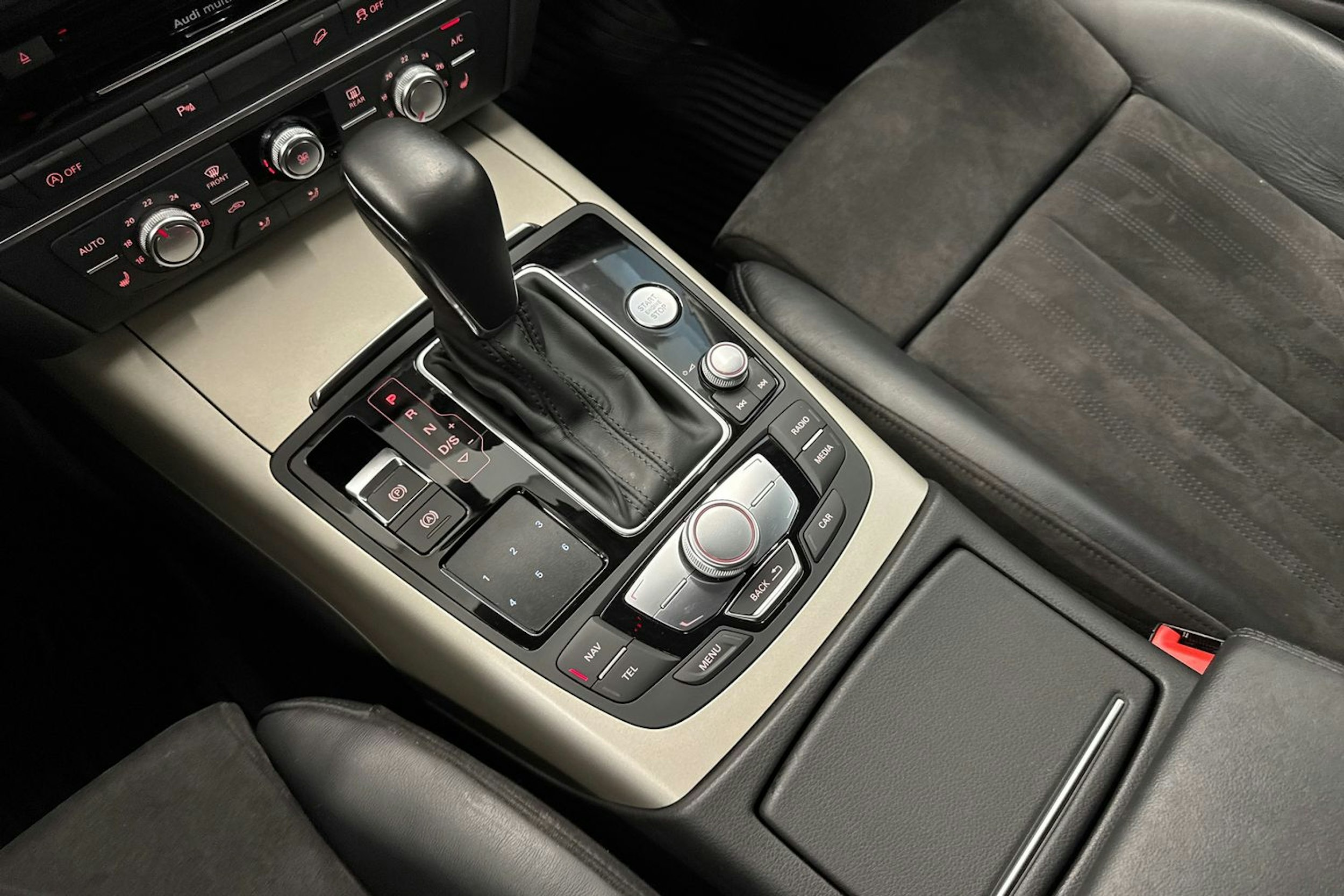 valkoinen Audi A6 allroad quattro 2016 kuva 26.