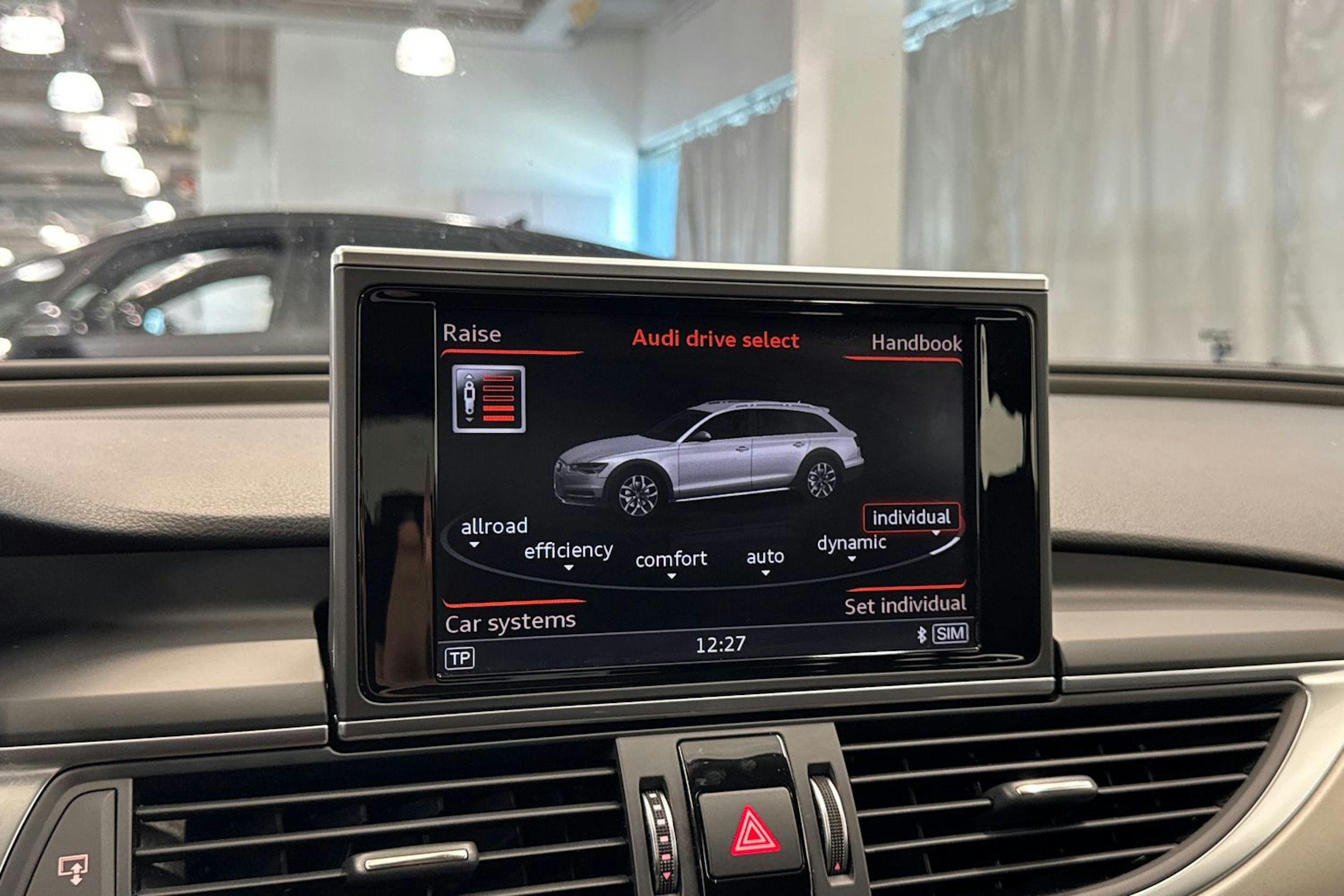 valkoinen Audi A6 allroad quattro 2016 kuva 34.