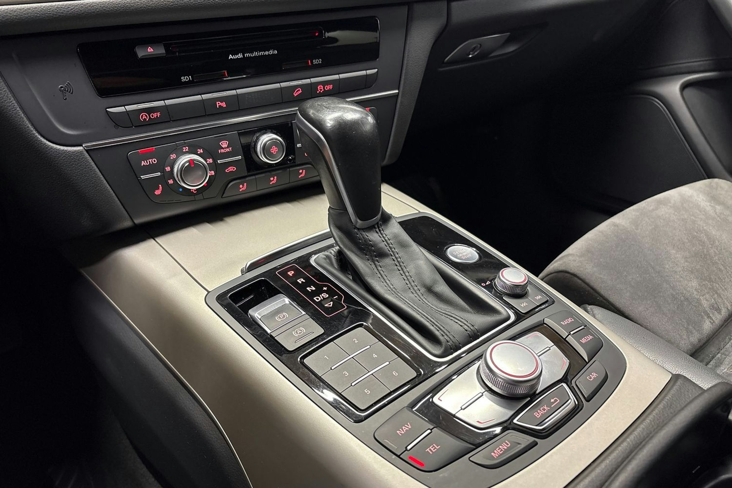 harmaa Audi A6 allroad quattro 2016 kuva 18.