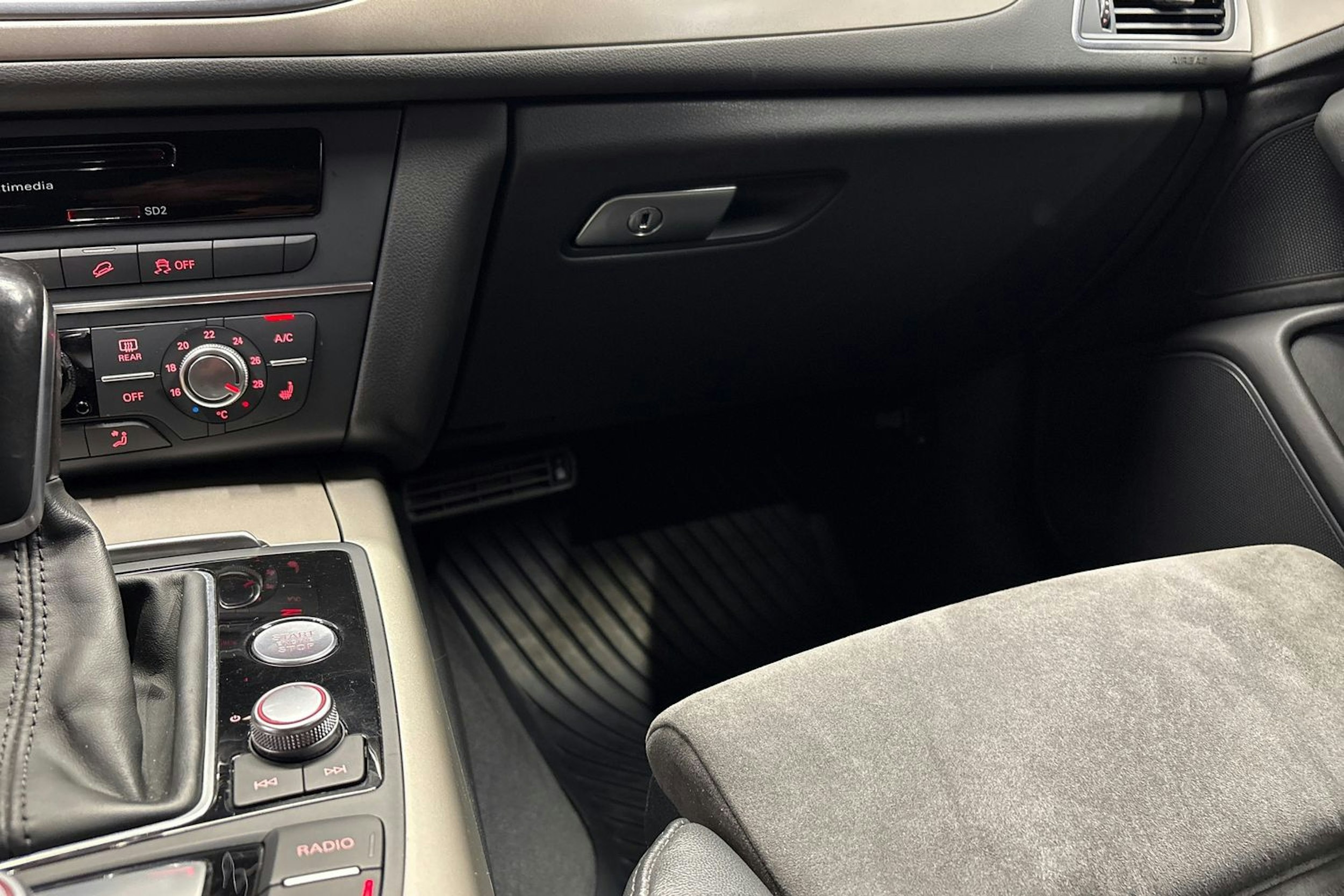 harmaa Audi A6 allroad quattro 2016 kuva 24.