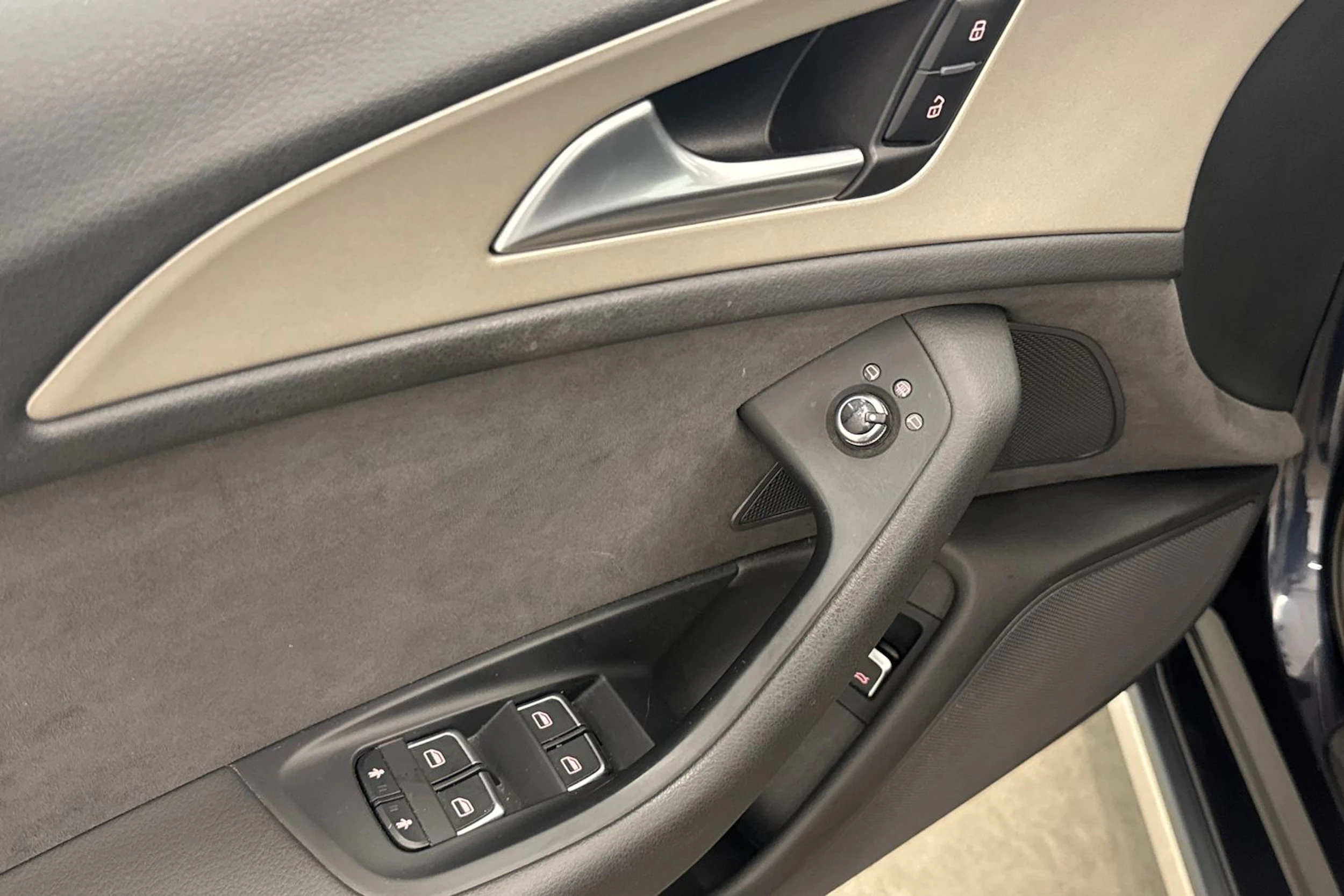 Sininen Audi A6 ALLROAD QUATTRO 2016 kuva 20.