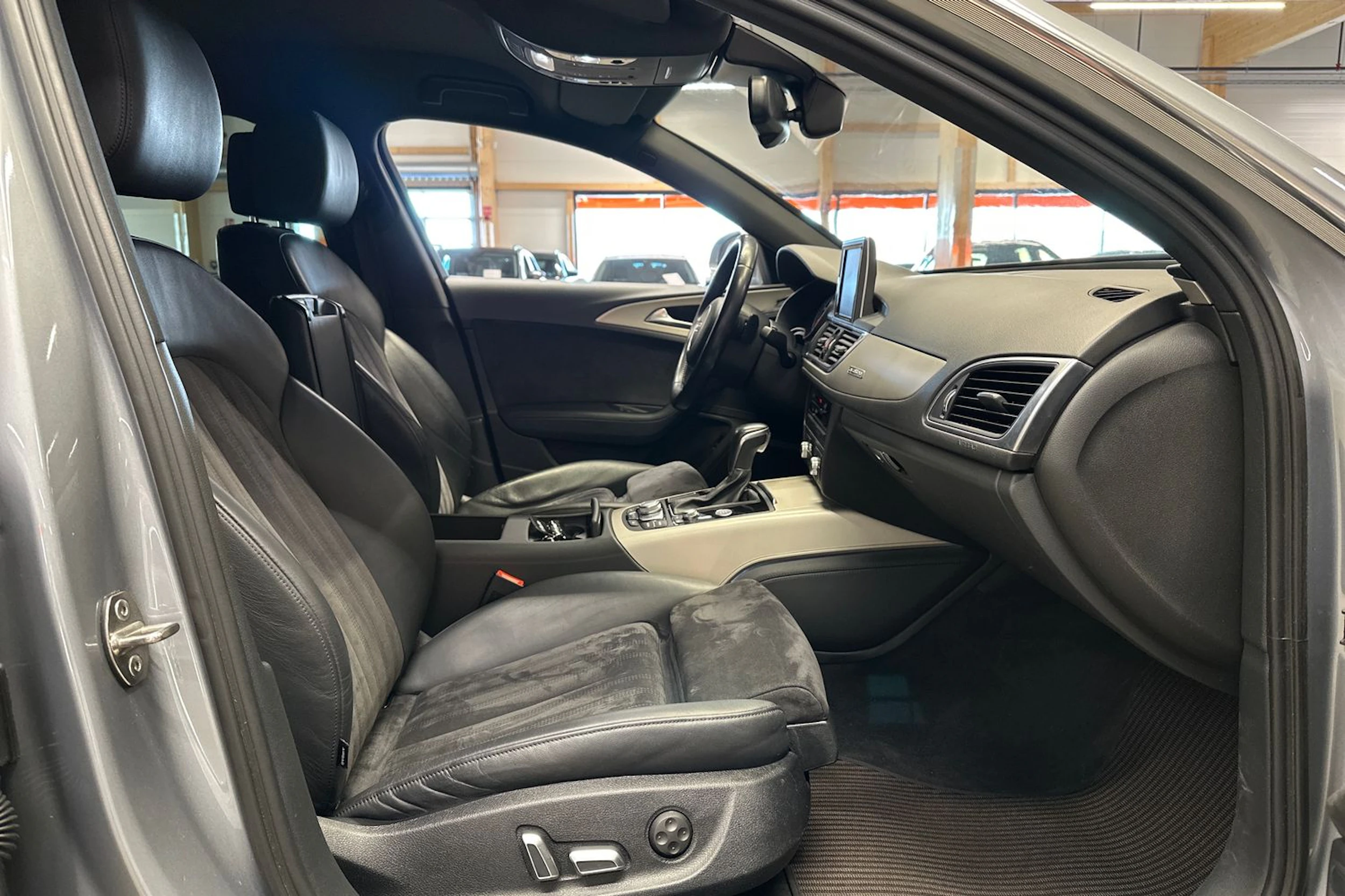 harmaa Audi A6 allroad quattro 2016 kuva 11.