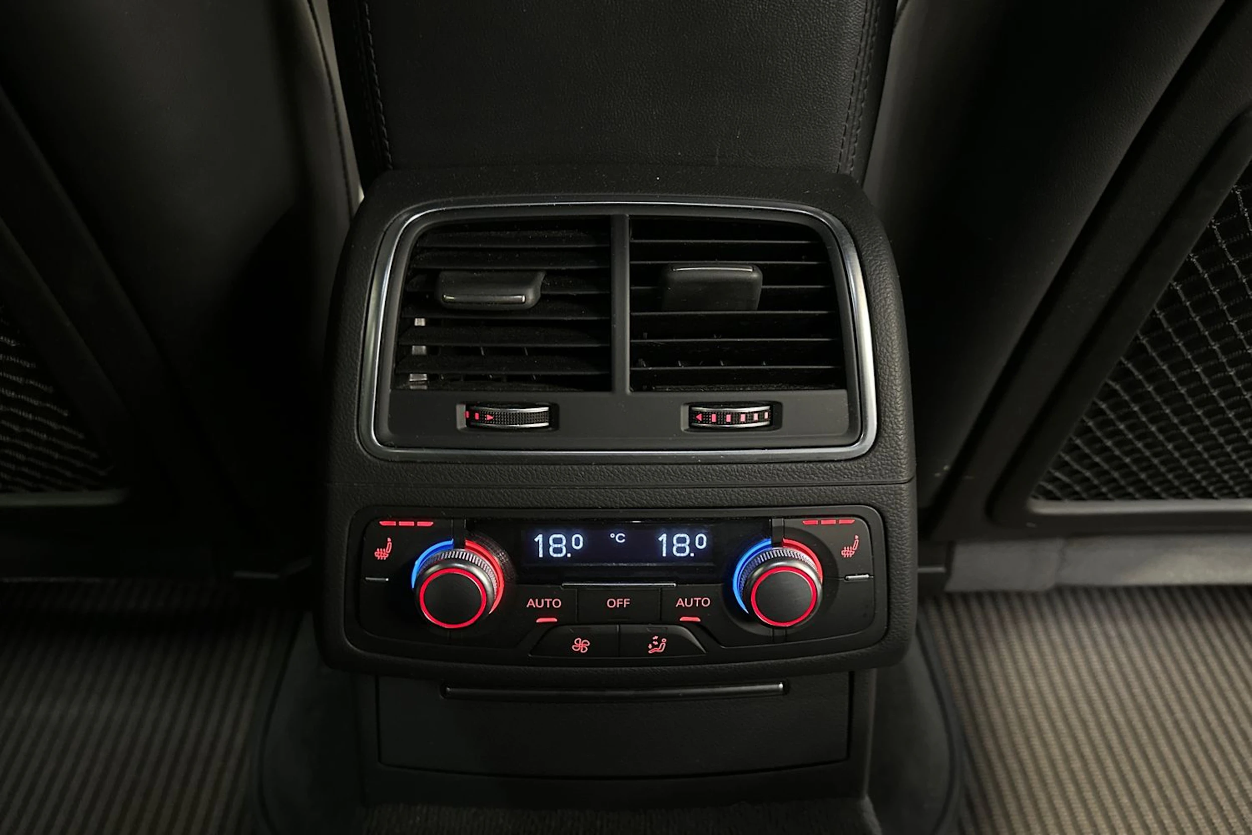 harmaa Audi A6 allroad quattro 2016 kuva 13.