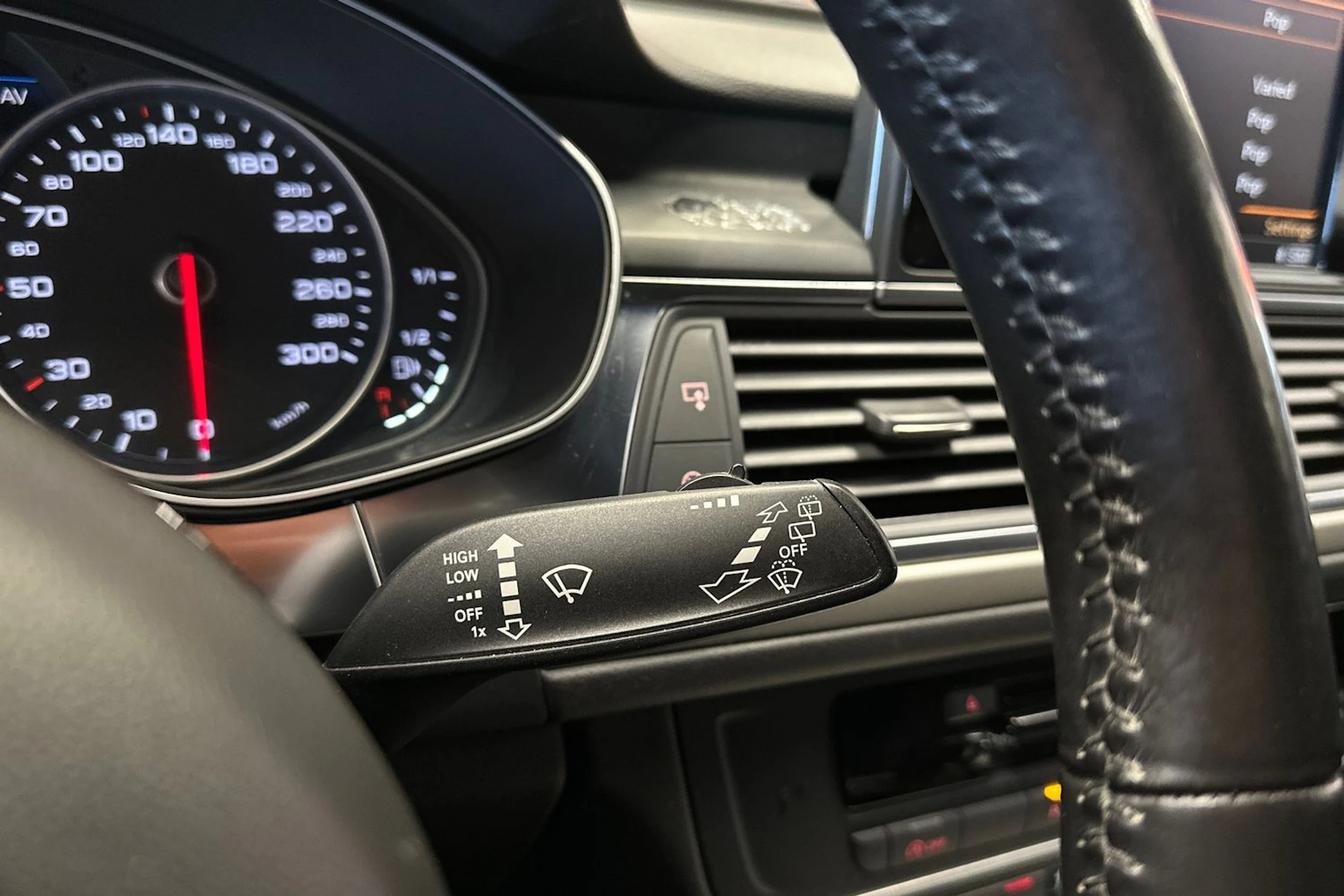 harmaa Audi A6 allroad quattro 2016 kuva 27.