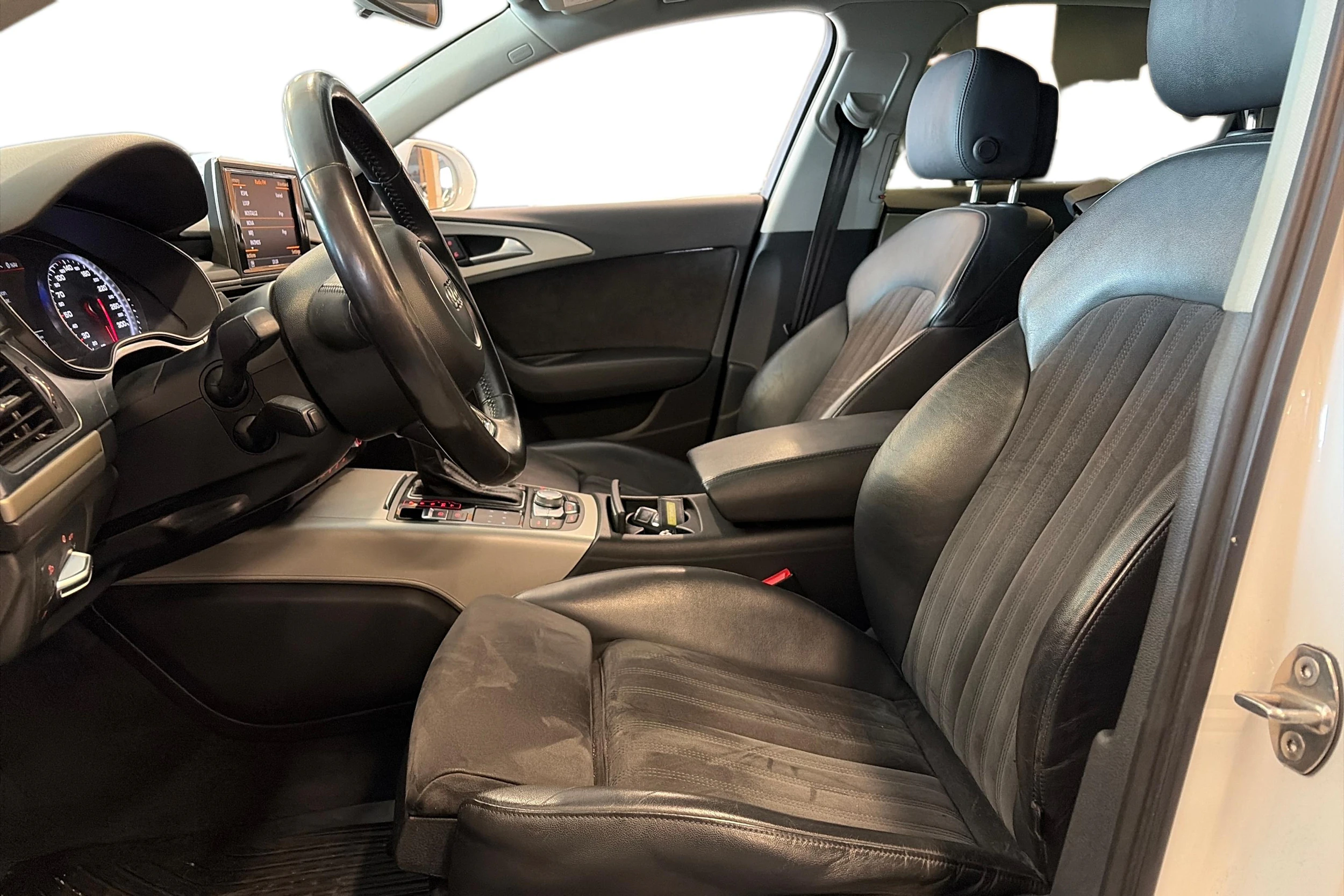valkoinen Audi A6 allroad quattro 2016 kuva 3.