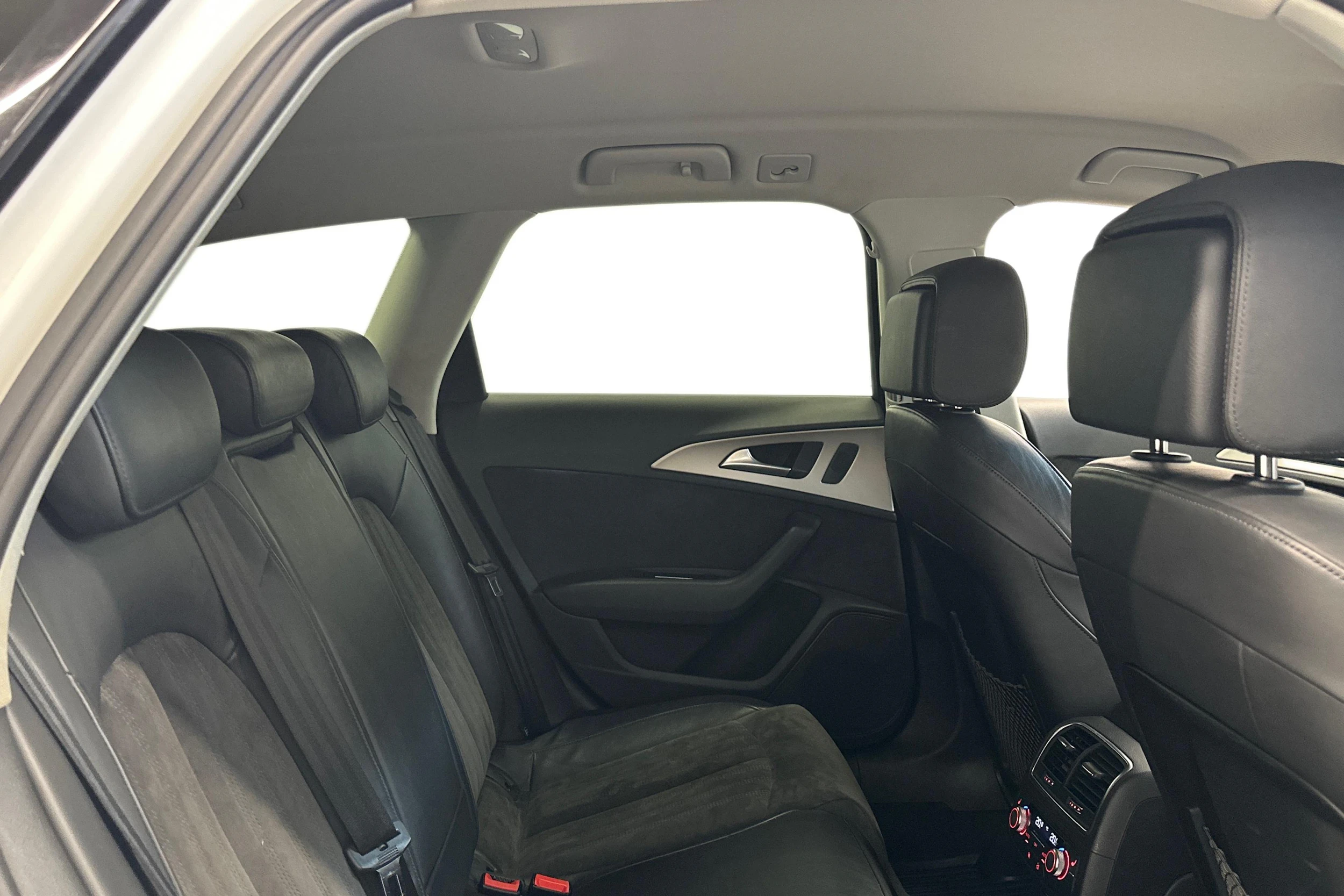 valkoinen Audi A6 allroad quattro 2016 kuva 9.