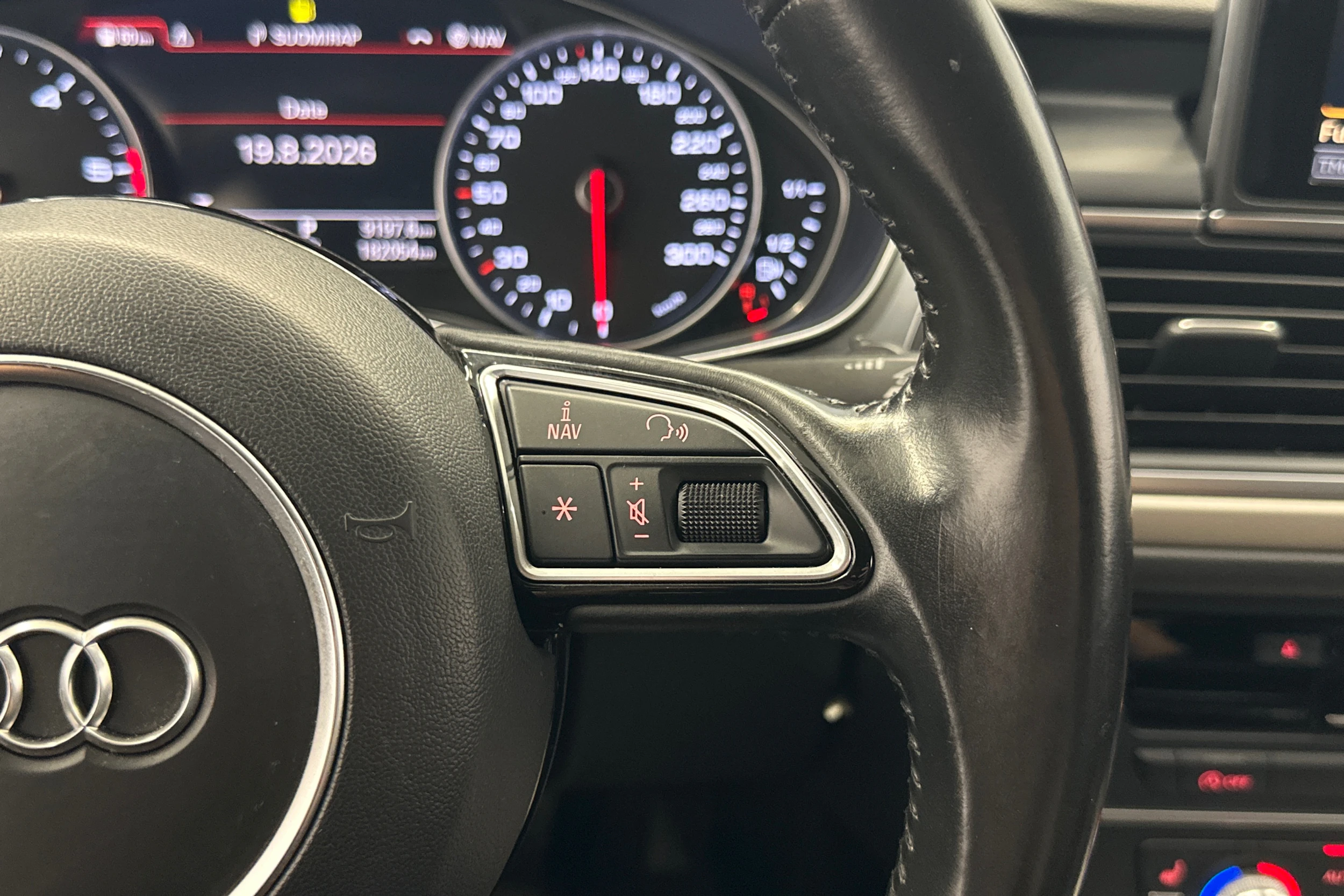 valkoinen Audi A6 allroad quattro 2016 kuva 14.