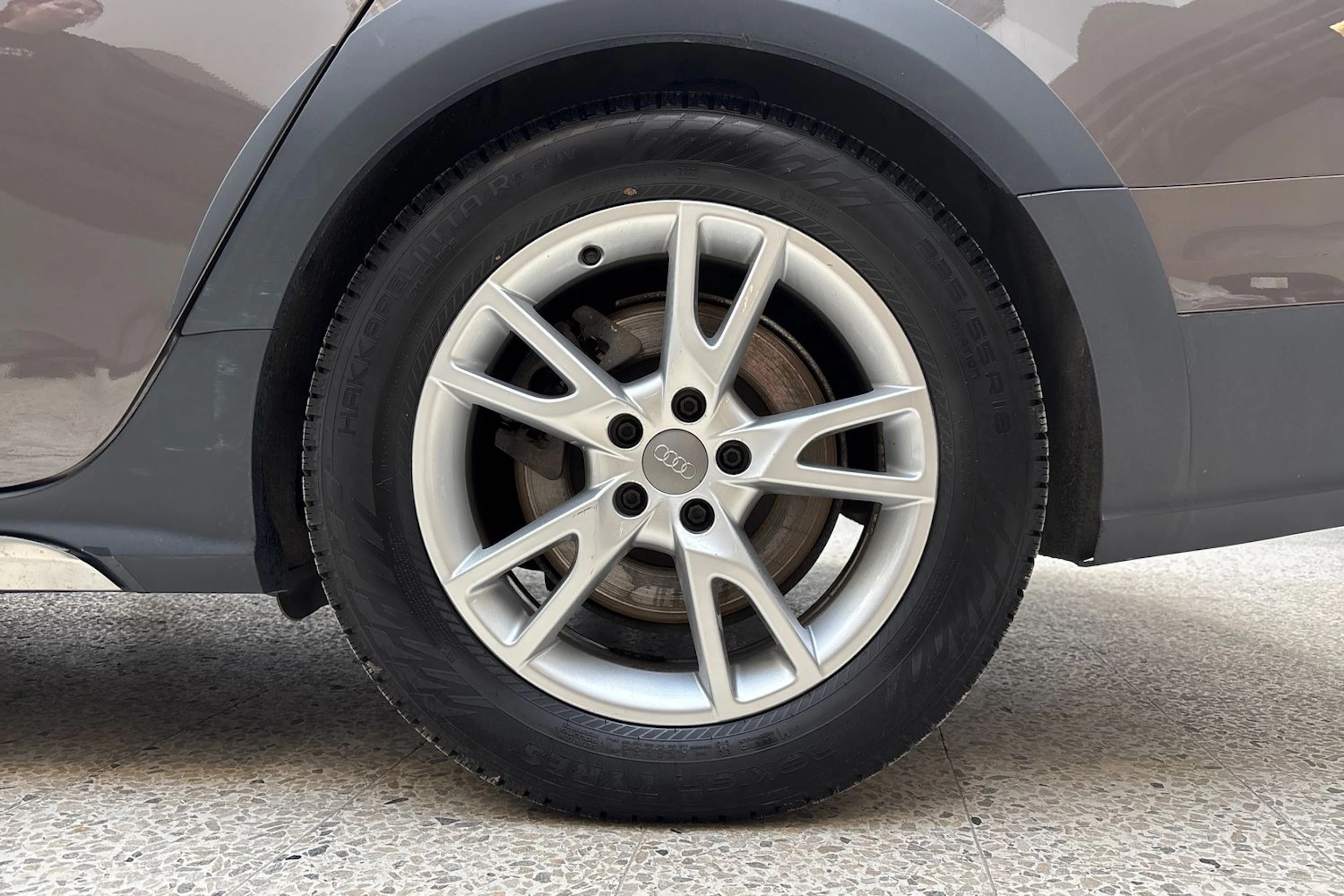ruskea (beige) Audi A6 allroad quattro 2017 kuva 13.