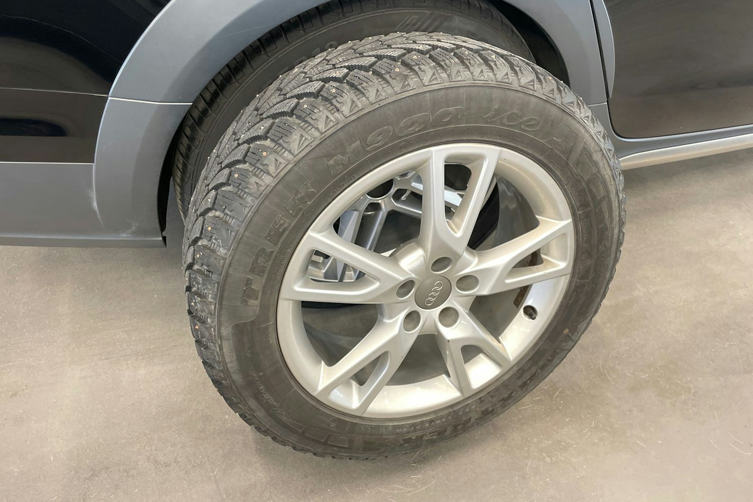 musta Audi A6 allroad quattro 2017 kuva 13.