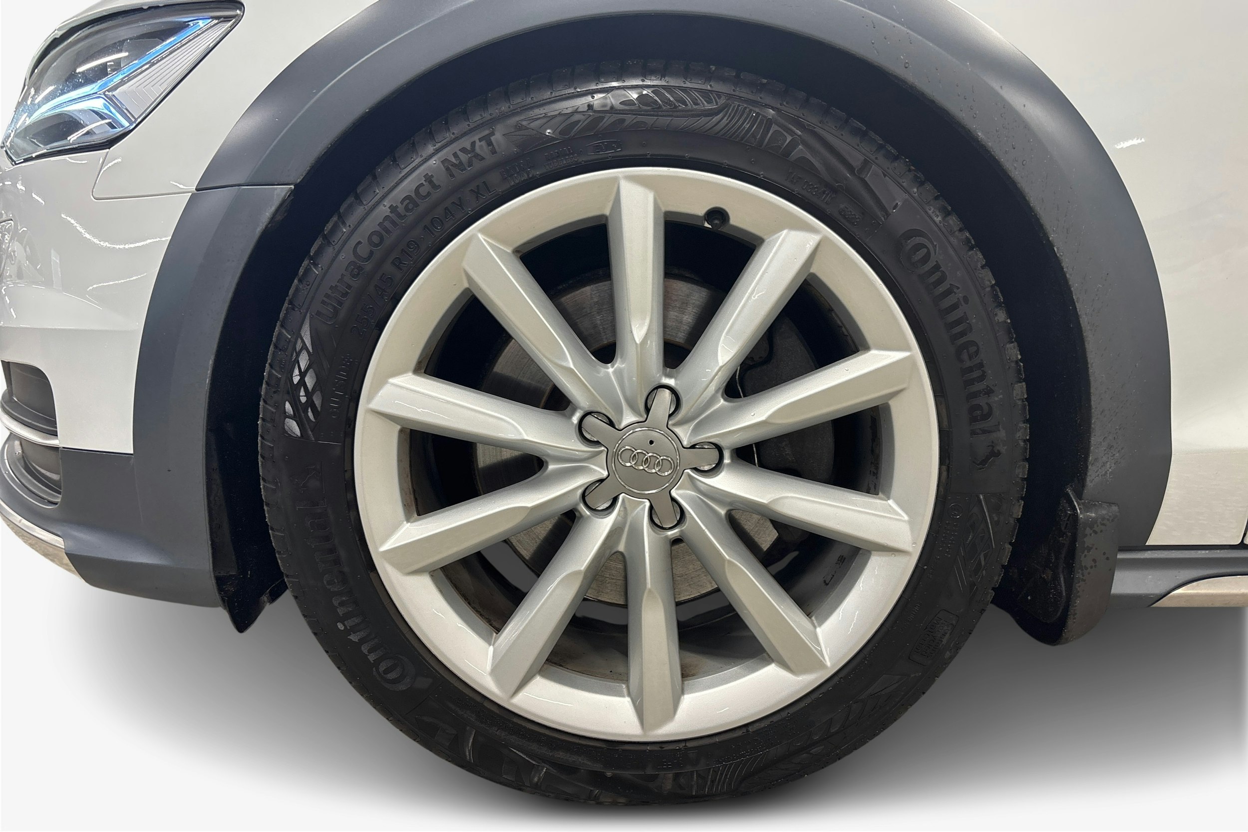 valkoinen Audi A6 allroad quattro 2017 kuva 11.