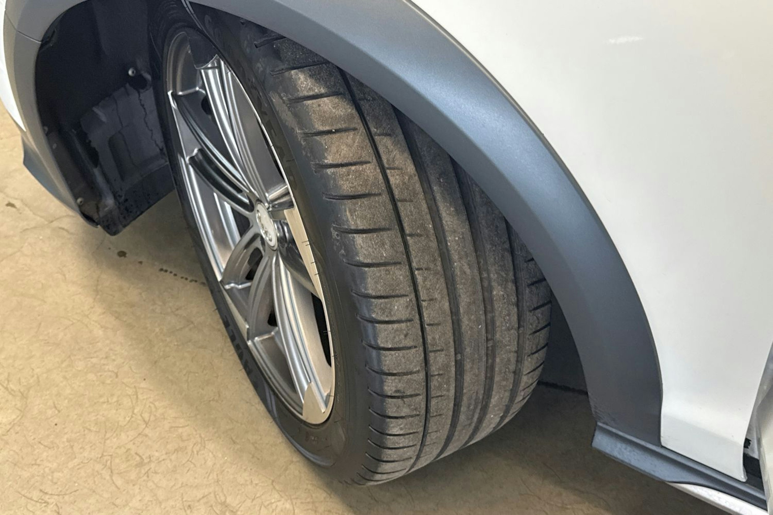valkoinen Audi A6 allroad quattro 2017 kuva 13.