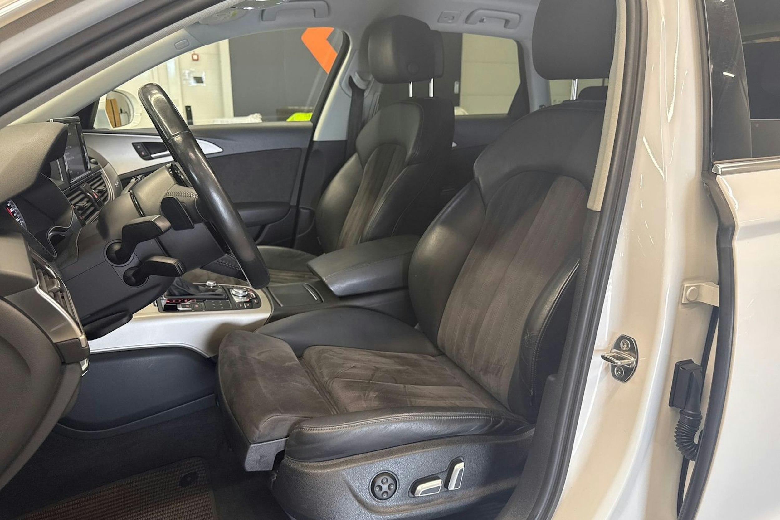 valkoinen Audi A6 allroad quattro 2017 kuva 27.