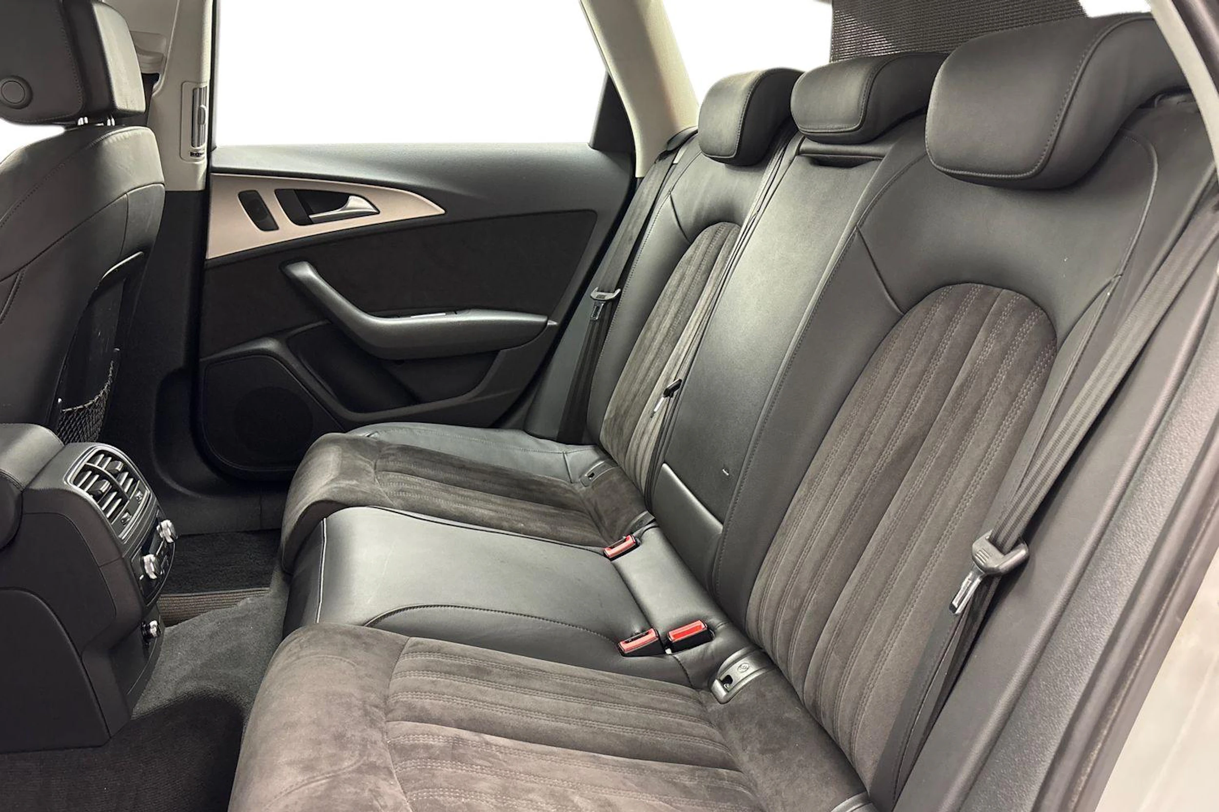 valkoinen Audi A6 allroad quattro 2018 kuva 8.