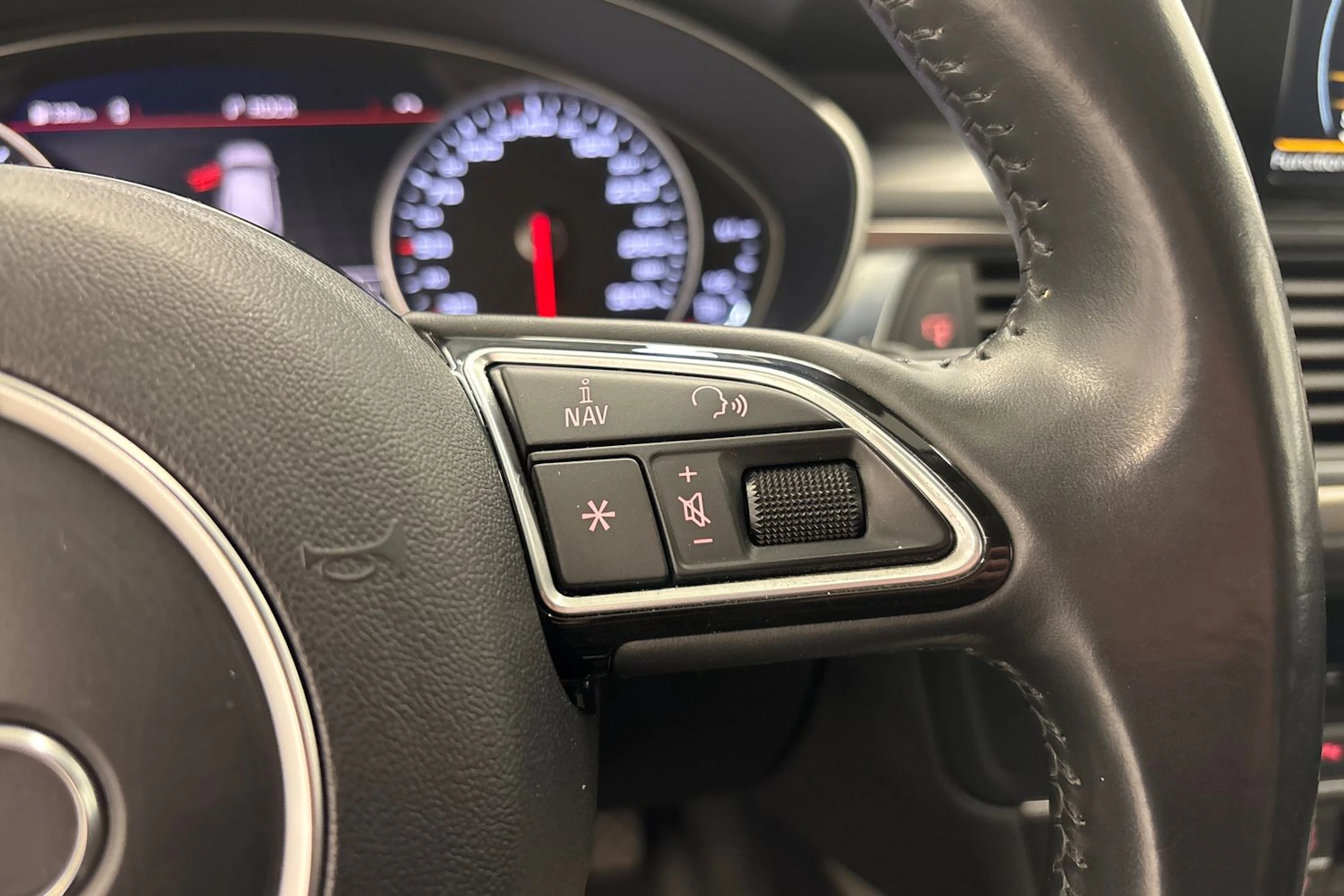 valkoinen Audi A6 allroad quattro 2018 kuva 13.