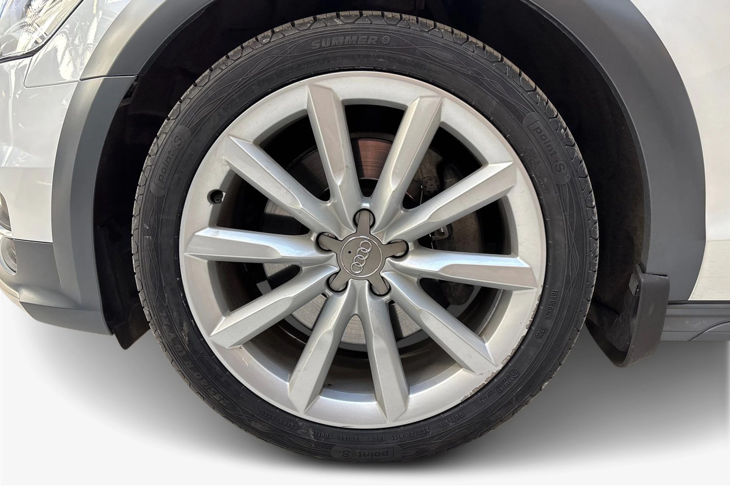 Valkoinen Audi A6 ALLROAD QUATTRO 2019 kuva 9.