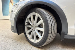 Valkoinen Audi A6 ALLROAD QUATTRO 2019 kuva 10.