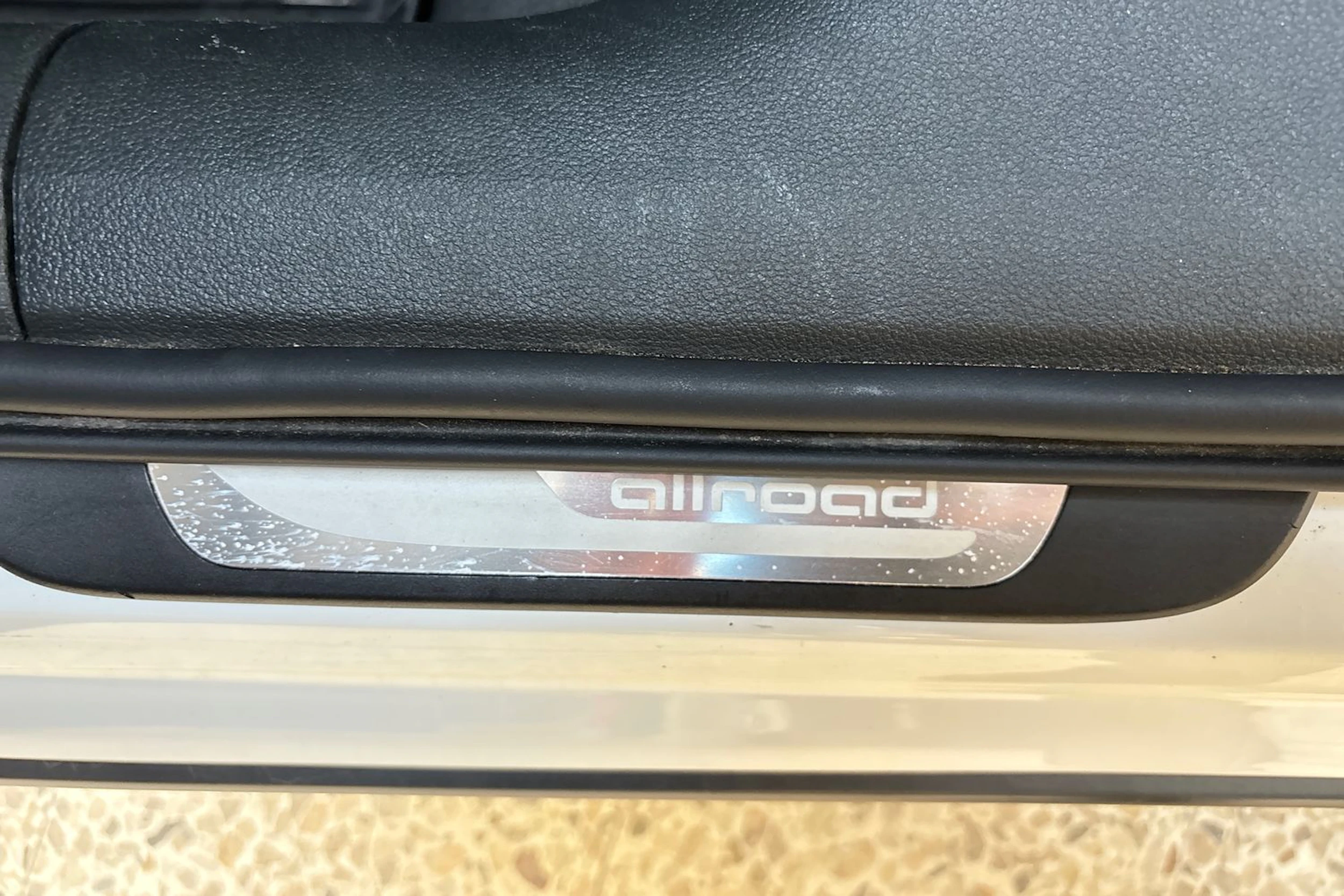 Valkoinen Audi A6 ALLROAD QUATTRO 2019 kuva 14.