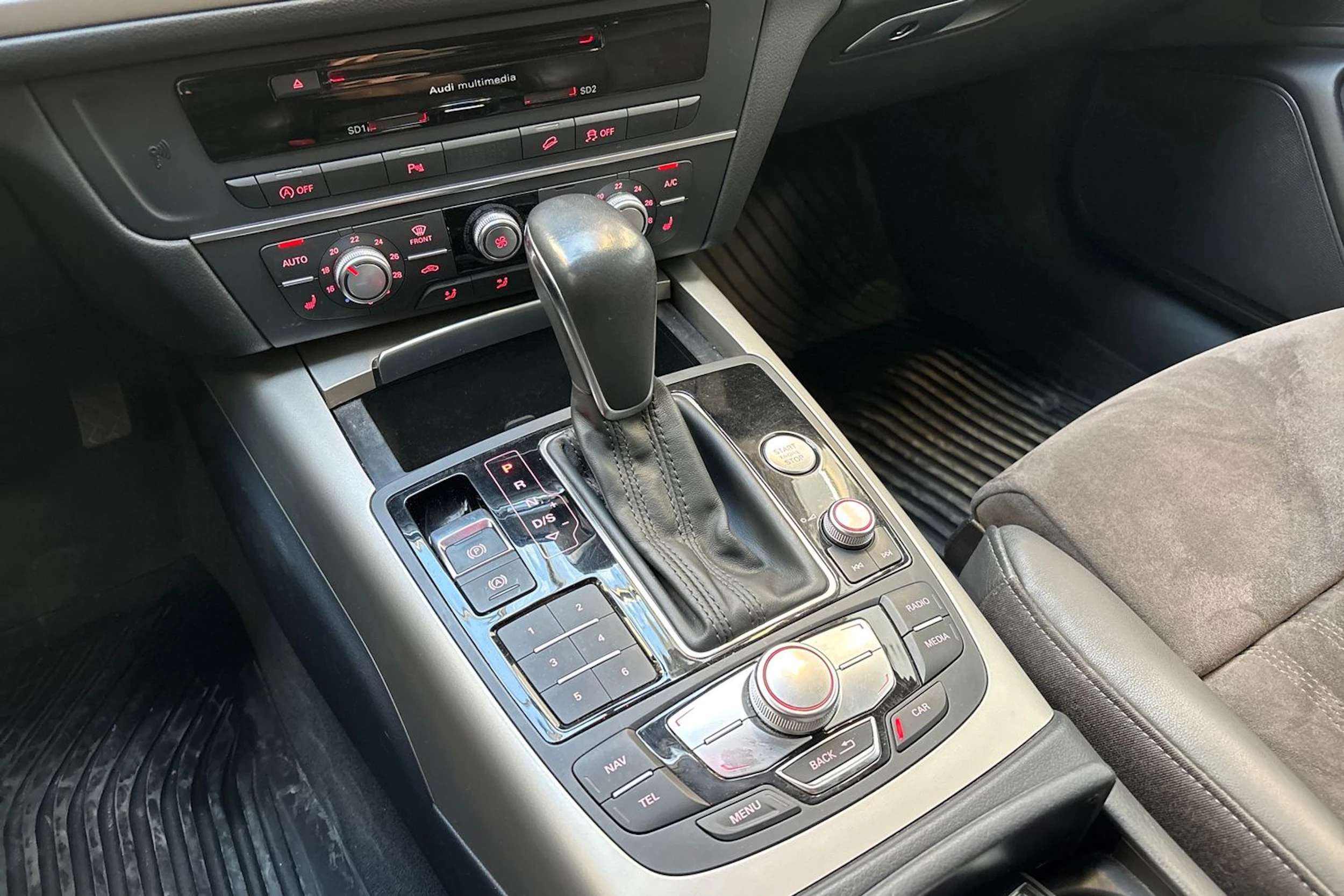 Valkoinen Audi A6 ALLROAD QUATTRO 2019 kuva 21.
